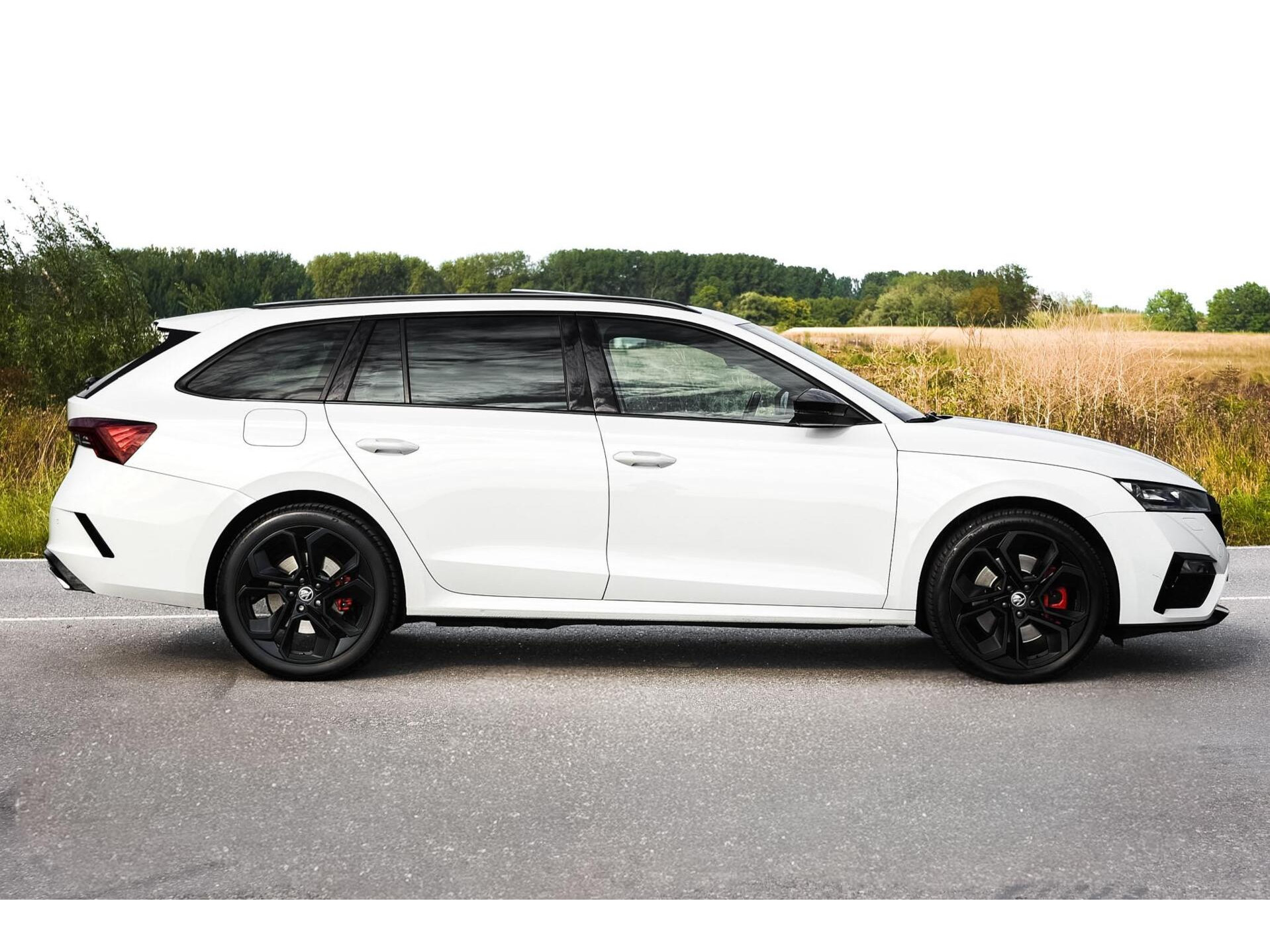 Skoda Octavia Combi RS iV 245PK Pano Matrix HUD