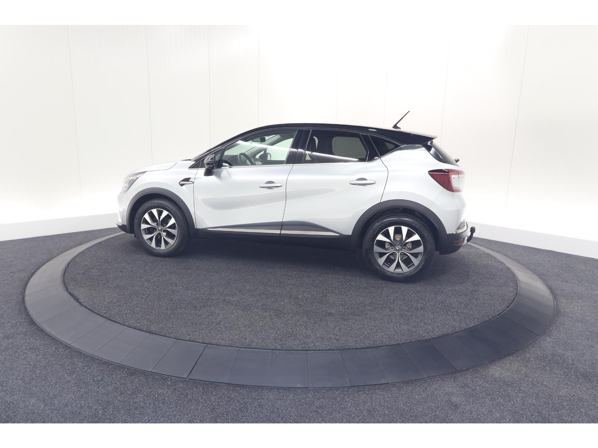 Renault Captur TCe 90 Intens | Trekhaak | Camera | Navigatie | Parkeersensoren | Apple Carplay