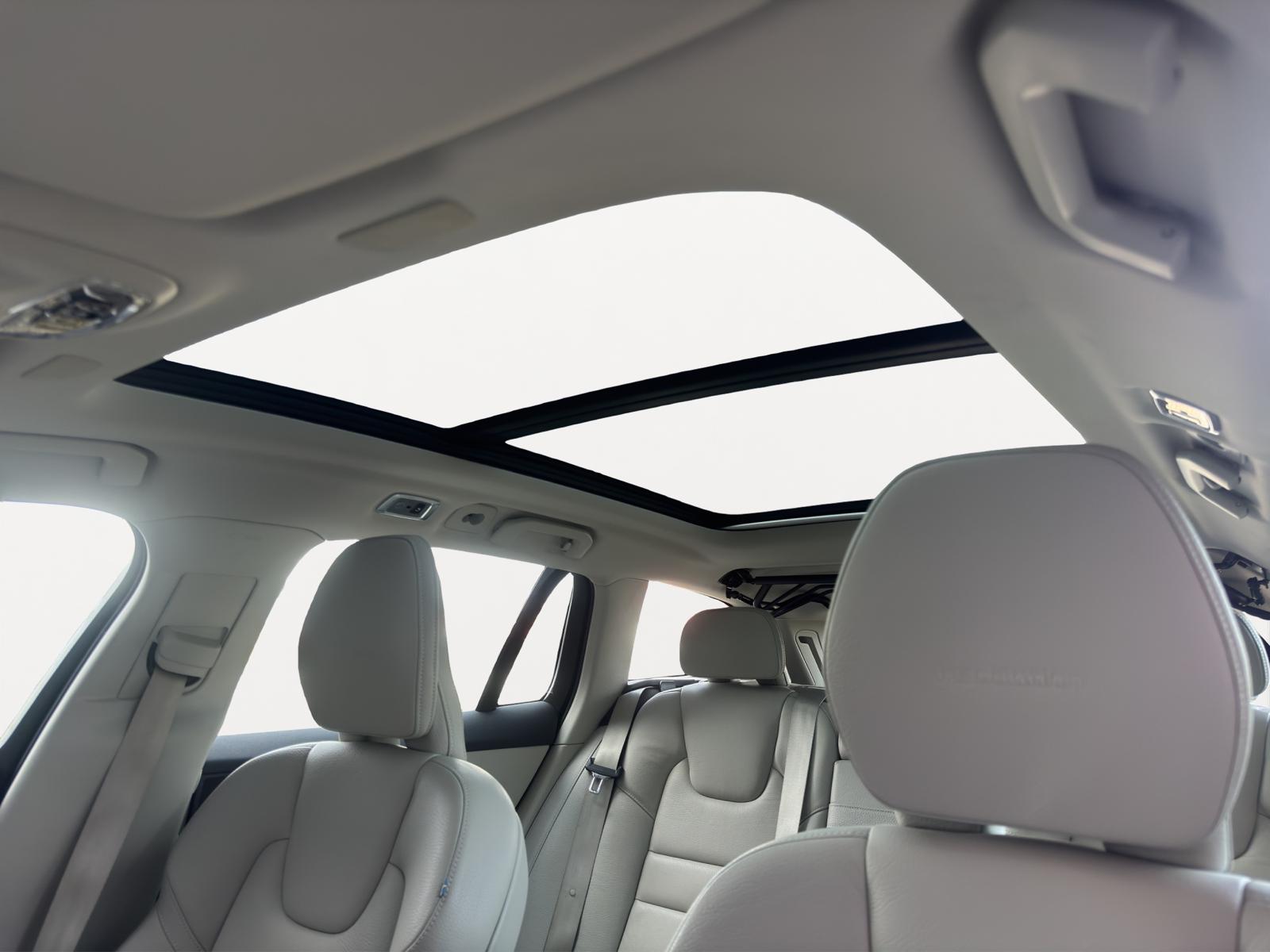 Volvo V60 2.0 T5 250PK Inscription Pano Head-UP Trekhaak