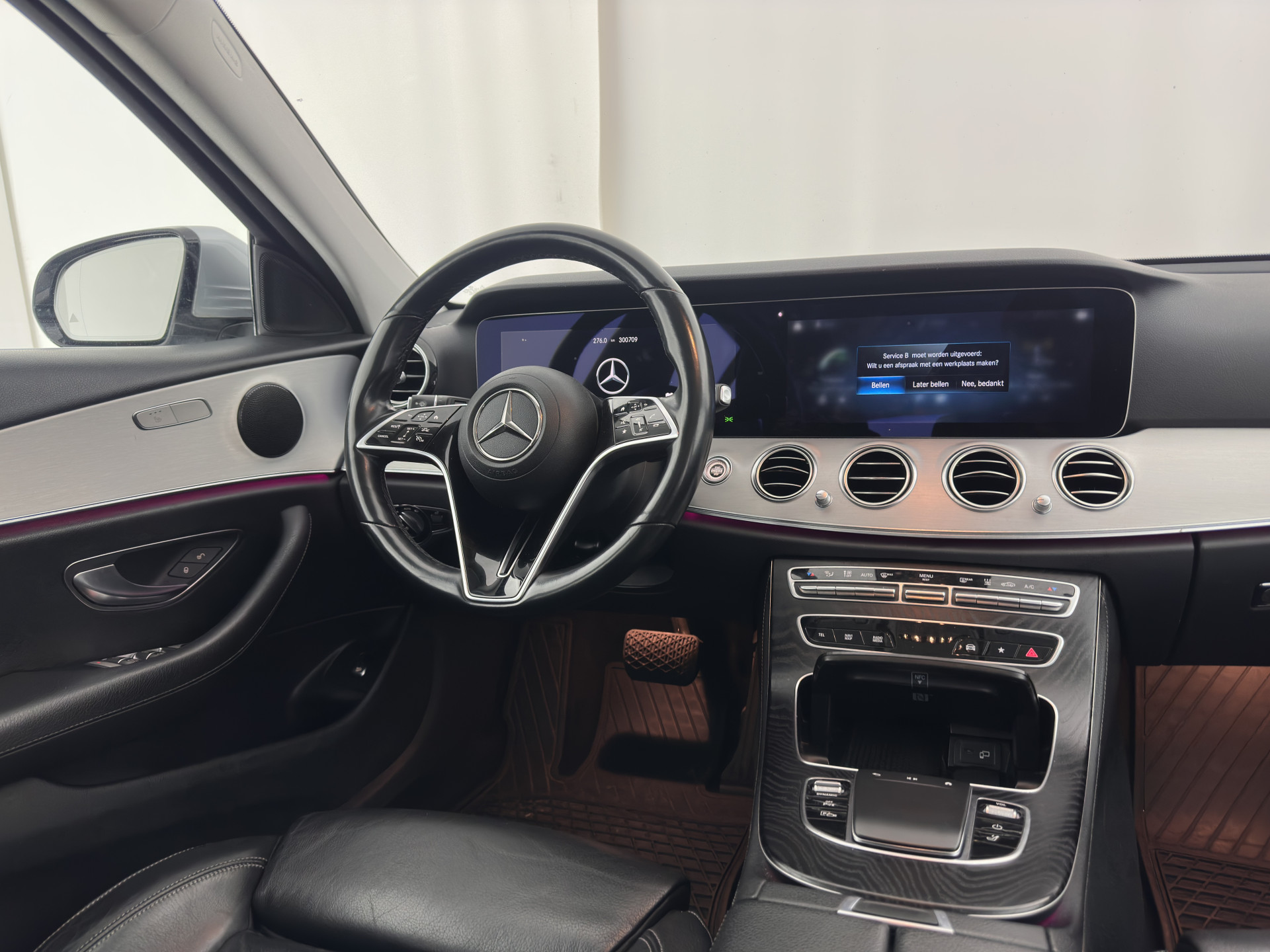 Mercedes-Benz E-klasse Estate 300 de Luxury Line ( Plug-in ) (INCL-BTW) Aut. *LEATHER | FULL-LED | WIDESCREEN-COCKPIT | BLIND-SPOT | AMBIENT-LIGHT | HEATED-SPORTSEATS | CAMERA | DAB+ | NAVI-FULLMAP | PDC | ADAPTIVE-CRUISE | ECC | 18''ALU*
