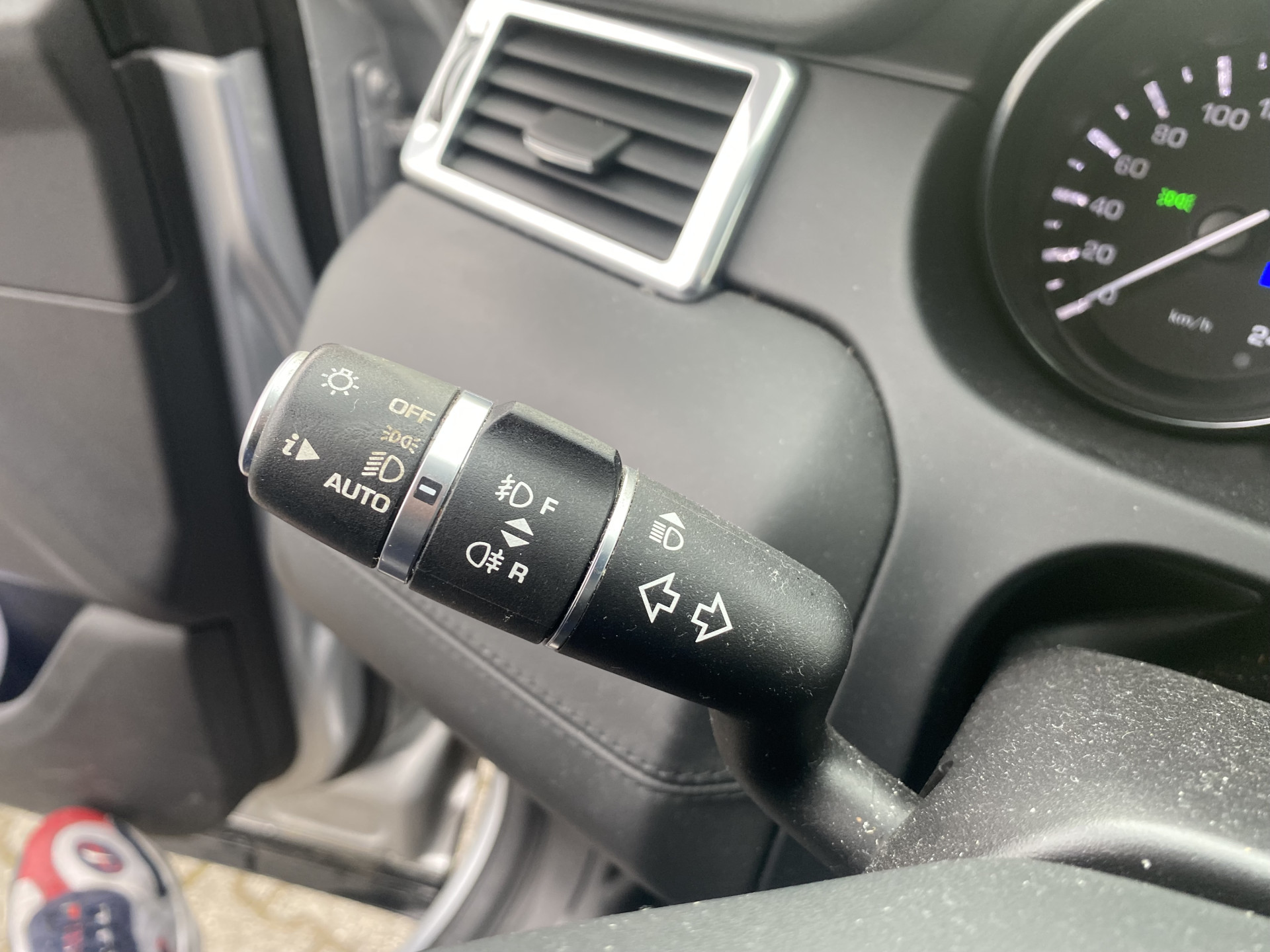 Land Rover Discovery Sport 2.0 TD4 HSE Luxury AWD [⚠️] *NAVI-FULLMAP | BI-XENON | LEATHER | MERIDIAN-SURROUND | CAMERA | ECC | PDC | CRUISE | LANE-ASSIST | MEMORY-PACK | PRIVACY-GLASS | TOWBAR | HEATED-COMFORTSEATS | LANE-ASSIST | 19"ALU*