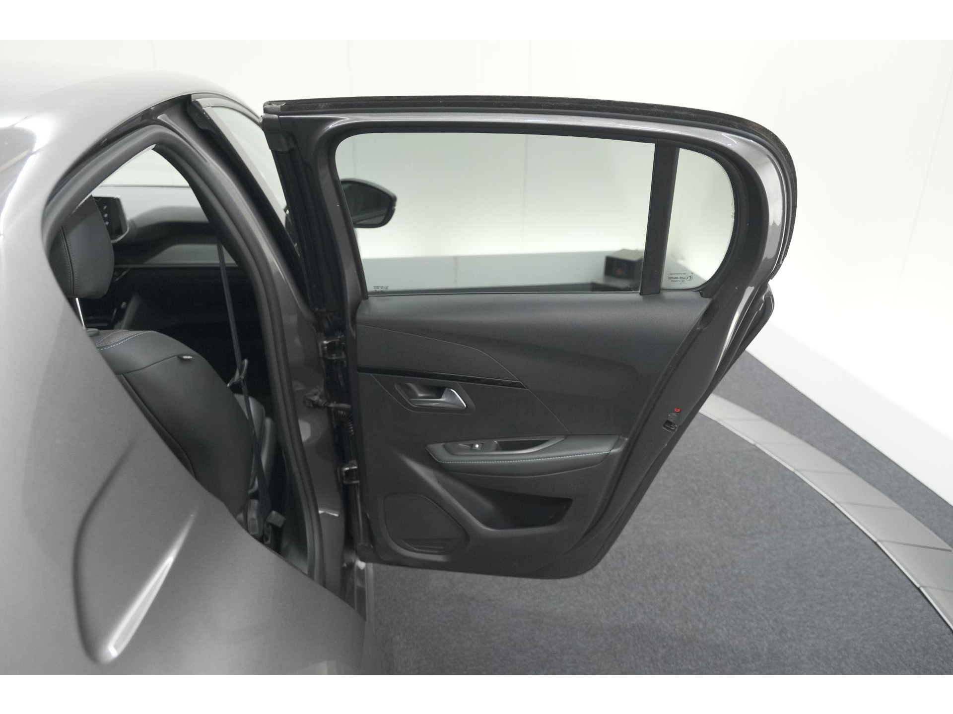 Peugeot 208 PureTech 100 Allure Pack | Parkeersensoren | Apple Carplay | Stoelverwarming