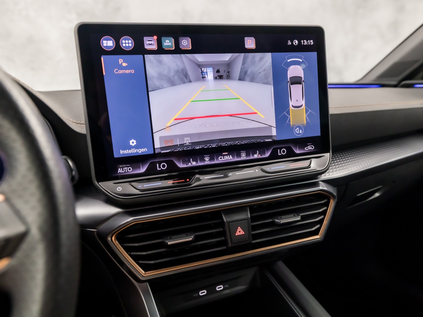 CUPRA Leon 1.5 TSI Sport 150Pk Automaat (APPLE CARPLAY, GROOT NAVI, KUIPSTOELEN, SENNHEISER AUDIO, CAMERA, STUUR/STOELVERWARMING, GETINT GLAS, NIEUWSTAAT)