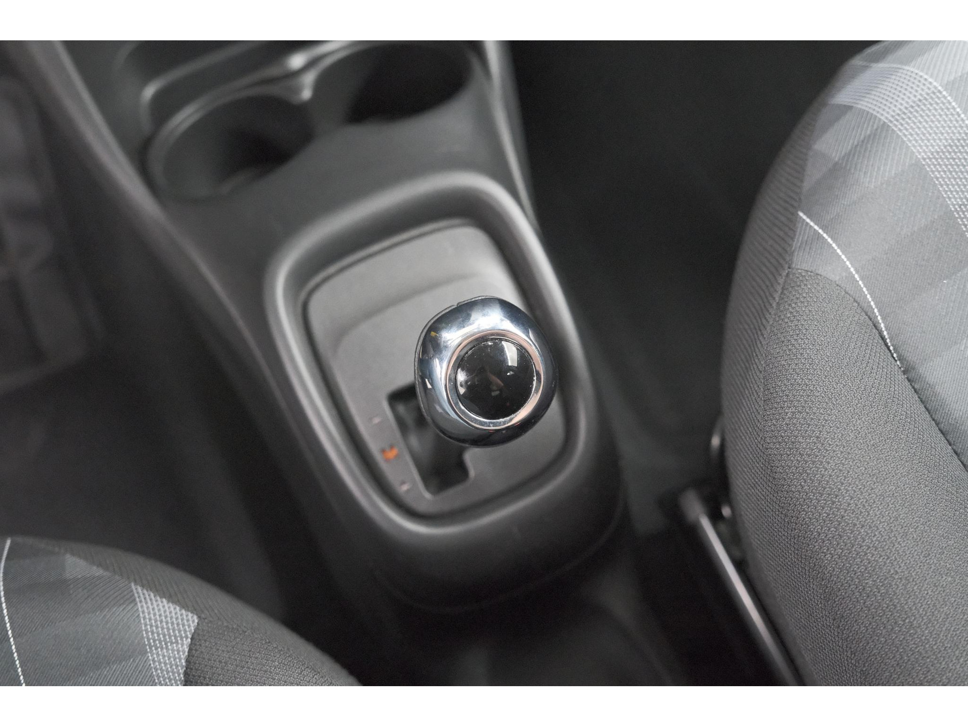 Peugeot 108 1.0 e-VTi Active | Unieke Auto! | Automaat | Airco | Getint Glas | Bluetooth Radio | 5 Deurs