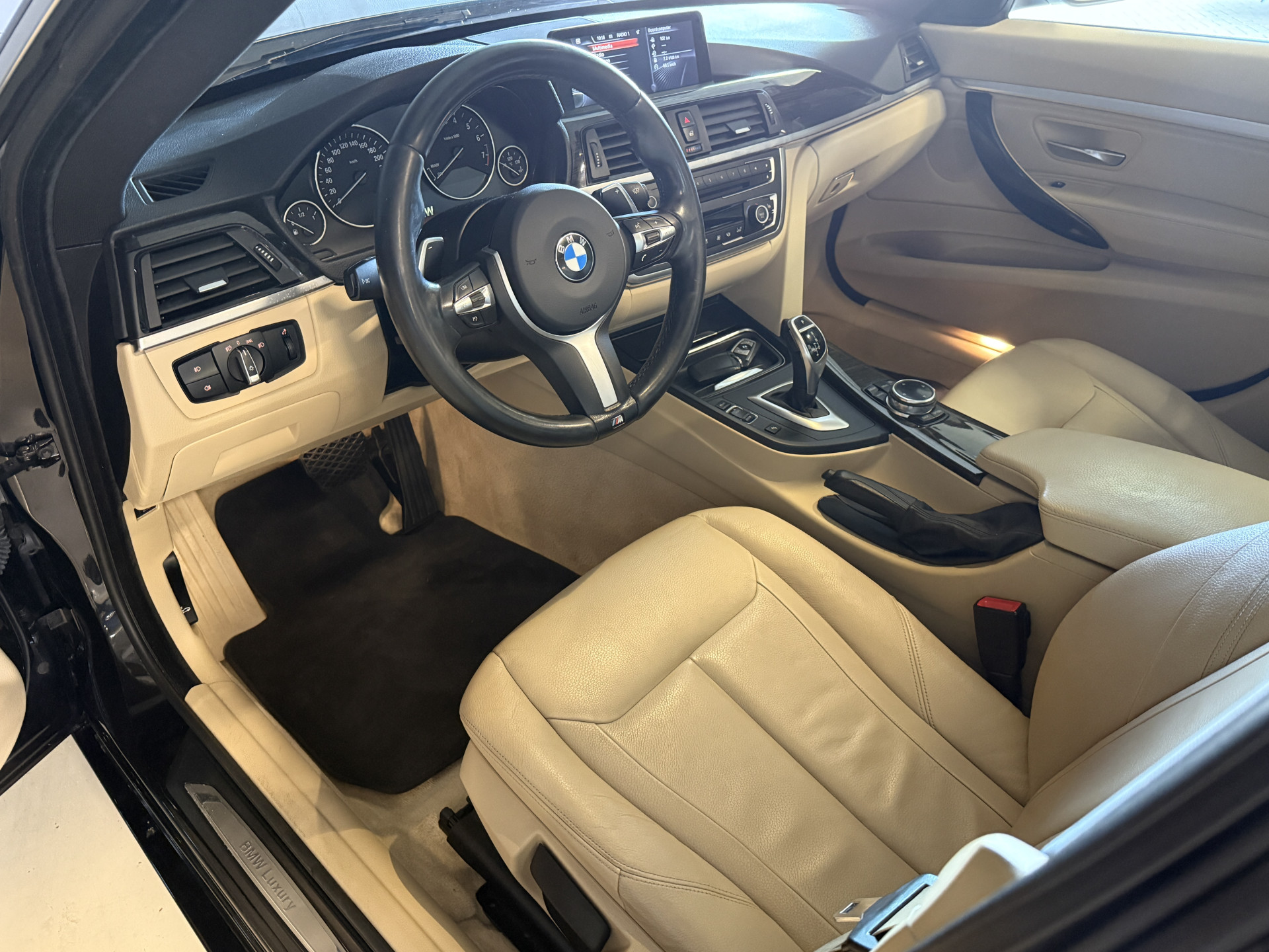 BMW 3-serie Gran Turismo 320i GT Luxury | Panoramadak | Leder | Carplay | Navi | Stoelverwarming