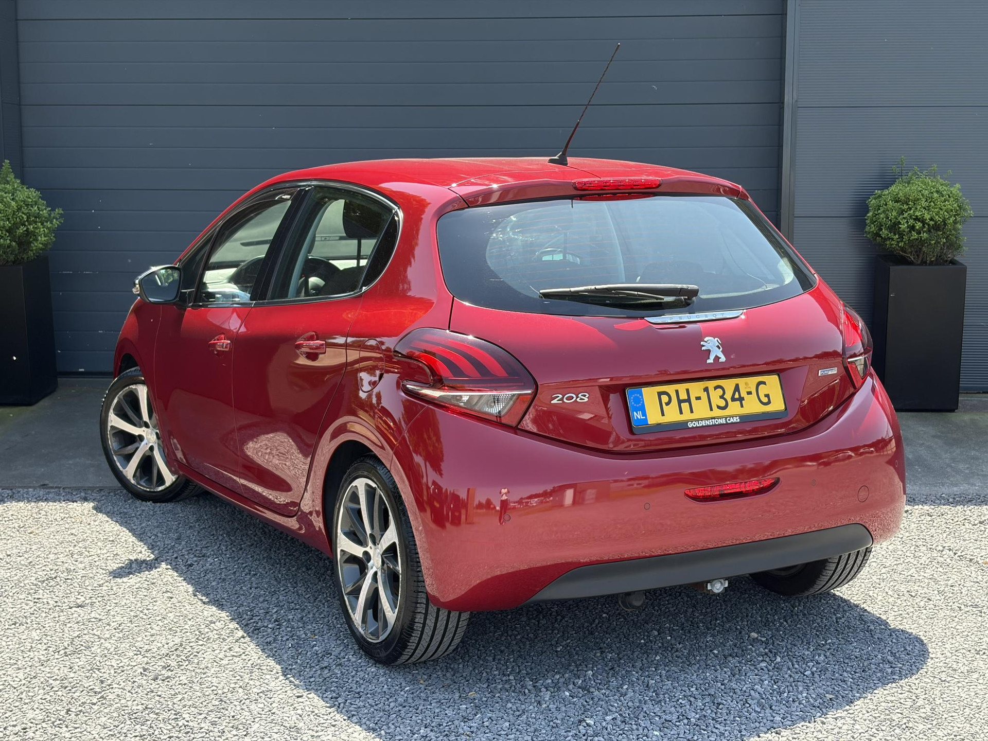 Peugeot 208 1.2 PureTech Allure 1e Eigenaar,D-riem vv in 2023,Afn.Trekhaak,Dealer Onderhouden,Carplay,Navi,Clima,Cruise,Lm velgen,110pk,N.A.P,Pdc,Apk tot 07-2027