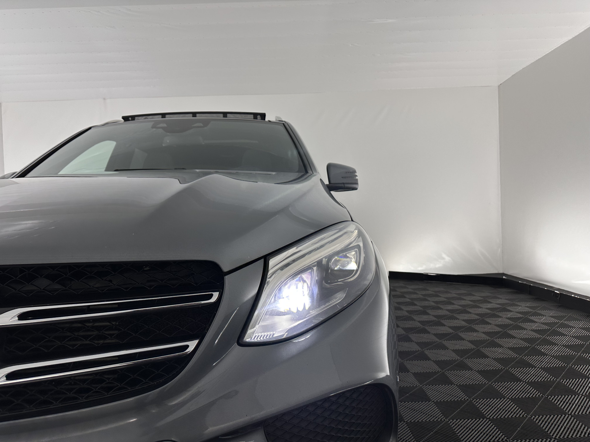 Mercedes-Benz GLE-klasse 350 d 4MATIC AMG Sport Edition (INCL-BTW) *PANO | DISTRONIC-PLUS | LEATHER | FULL-LED | BLINDSPOT | HARMAN/KARDON | TOPVIEW | MEMORY-PACK | AIRSUSPENSION | HEATED-COMFORTSEATS | NAVI-FULLMAP | PRIVACYGLASS | 21"ALU*