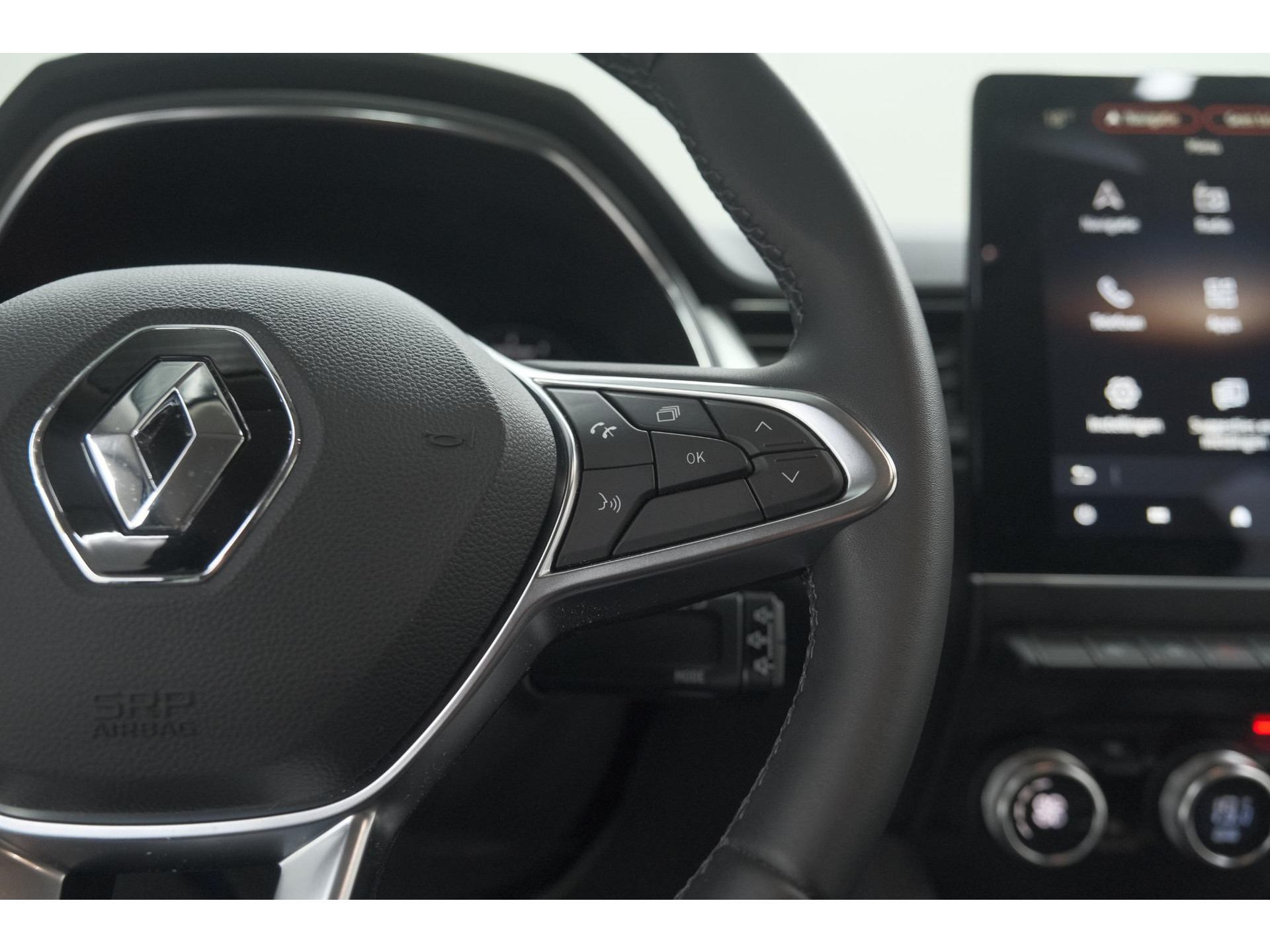 Renault Captur Mild Hybrid 140 EDC Techno | Trekhaak | 360 Camera | 9.3 Inch Grootscherm | Apple Carplay | Parkeersensoren