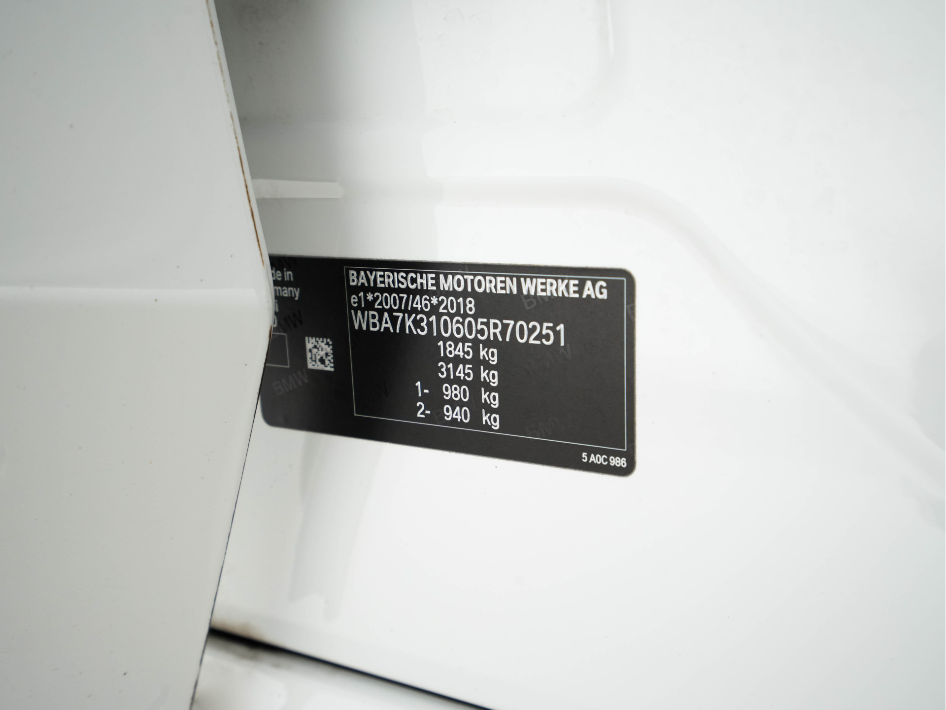 BMW 1-serie 118i High Executive Edition Sport-Line (INCL-BTW) *LEATHER | DIGI-COCKPIT | HARMAN/KARDON-AUDIO | FULL-LED | KEYLESS | NAVI-FULLMAP | DAB | CAMERA | ECC | CARPLAY | PDC | AMBIENT-LIGHT | CRUISE | SPORT-SEATS | 17"ALU*