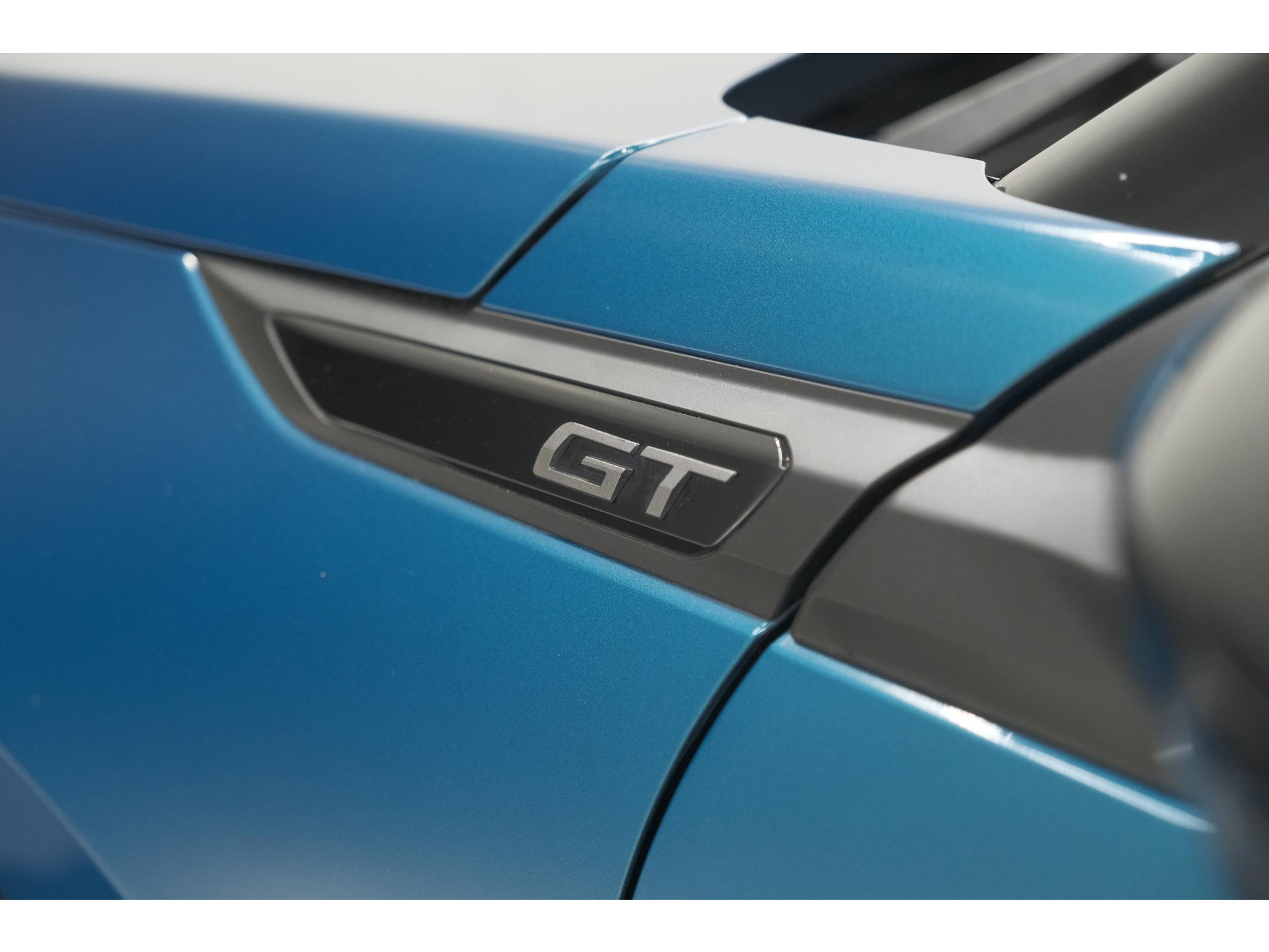 Peugeot 2008 1.2 Hybrid 145 GT | Camera | Apple Carplay | Parkeersensoren