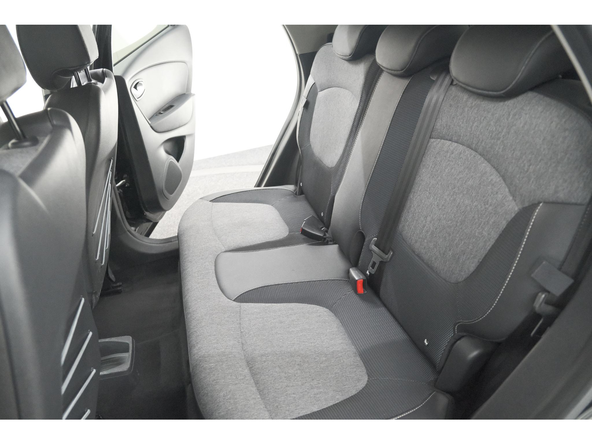 Renault Captur TCe 130 Intens | Camera | Navigatie | Parkeersensoren | Climate Control