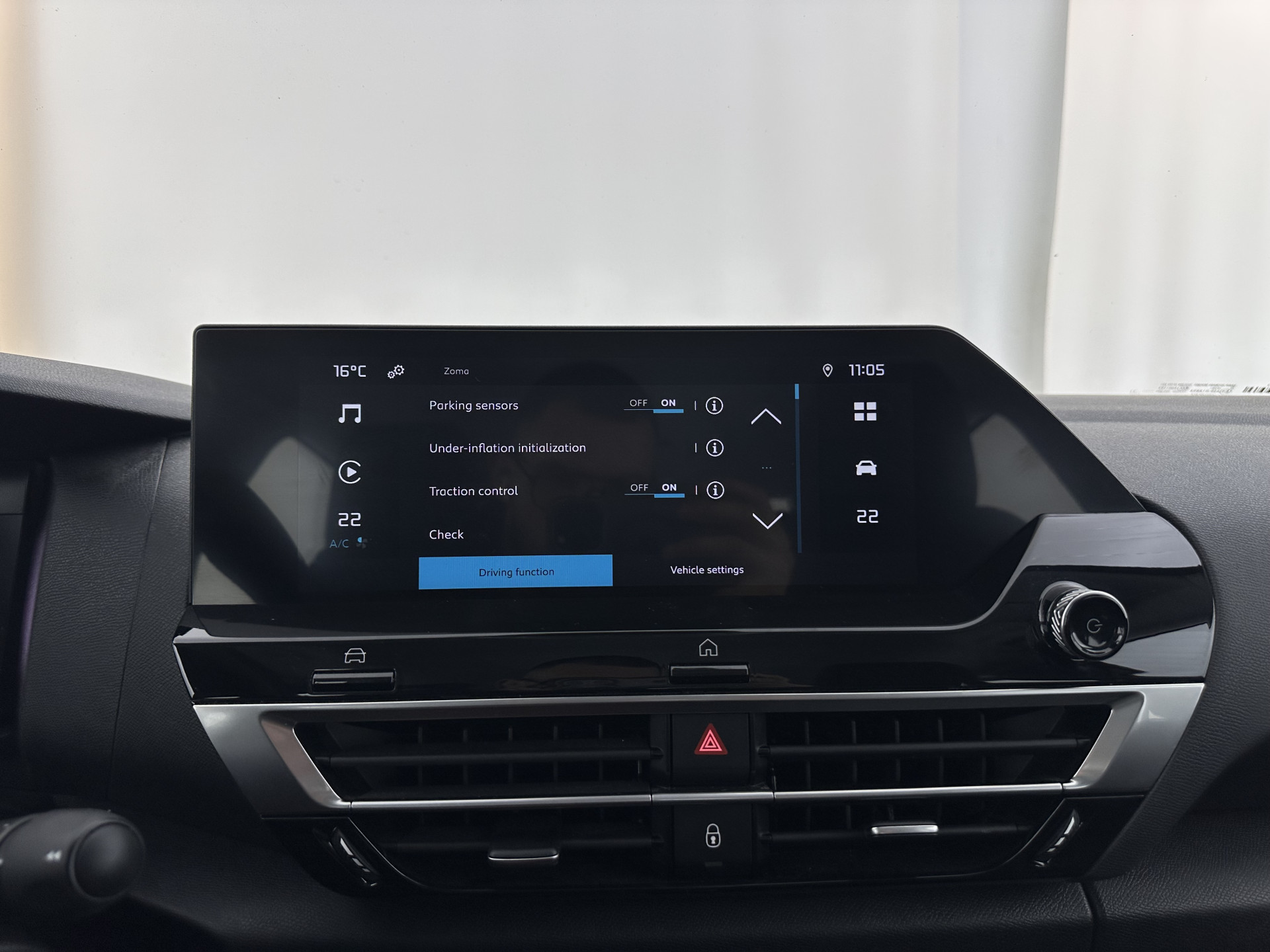 Citroën Ë-C4 X Feel Pack 50 kWh [ 3-Fase ] (INCL.BTW) *FULL-LED | LEATHER-FABRIC | DIGI-COCKPIT | DAB | COMFORT-SEATS | CAMERA | ECC | PDC | CRUISE | 18''ALU*