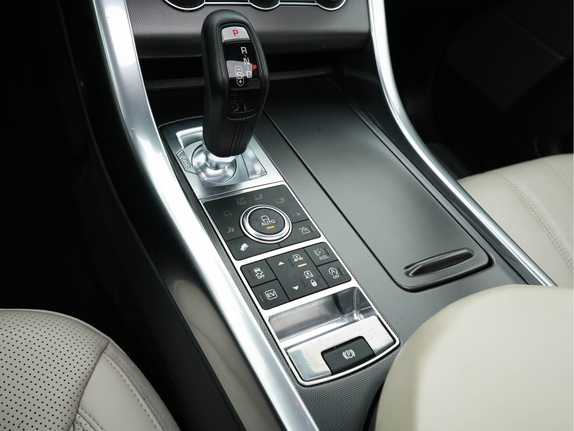 Land Rover Range Rover Sport 3.0 SDV6 Hybrid Autobiography Dynamic AWD Aut. *PANO | BI-XENON | TOP-VIEW | LEATHER | BLIND-SPOT | MEMORY-PACK | NAVI-FULLMAP | CRUISE | SPORT-SEATS | DIGI-COCKPIT | LANE-ASSIST | TOWBAR |  21"ALU *