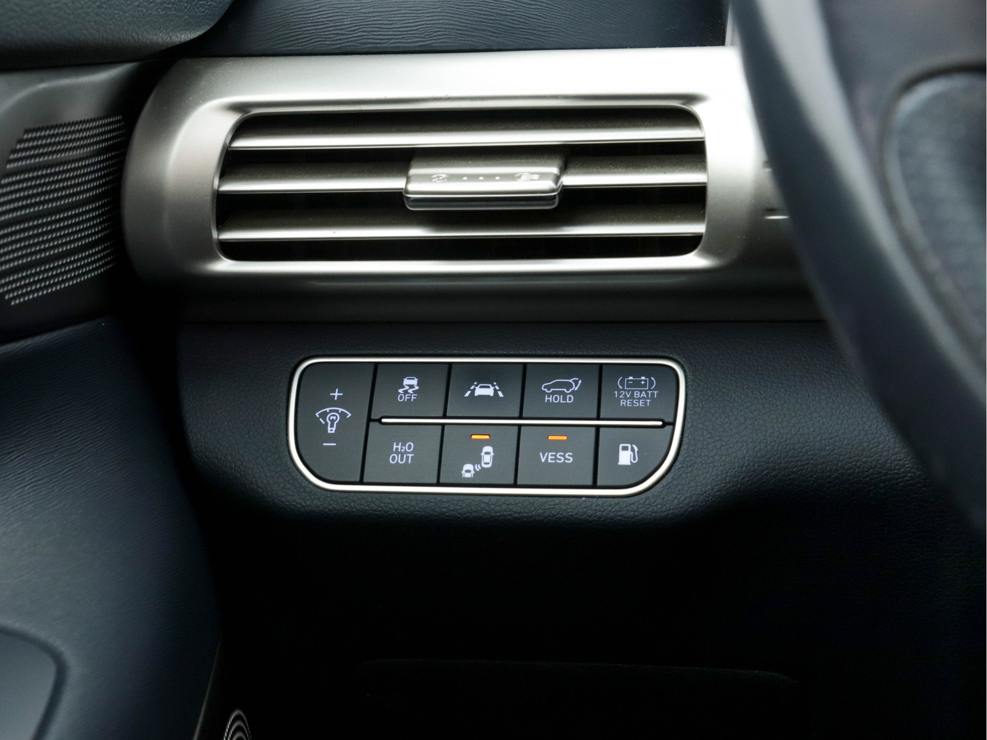 Hyundai NEXO FCEV Plus Pack [ HYDROGENIUM ] (INCL-BTW) *PANO | LEATHER | KRELL-SOUNDSYSTEM | NAVI-FULLMAP | ADAPT.CRUISE |  FULL-LED | KEYLESS | DAB | DIGI-COCKPIT | TOP-VIEW | SHIFT-PADDLES | COMFORTSEATS | 19"ALU*