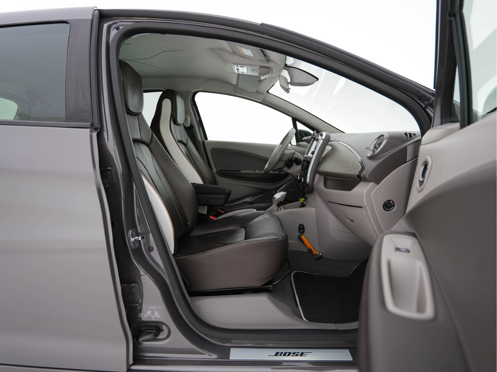 Renault ZOE R90 Bose 41 kWh (Inclusive-Battery) [ 3-Fase-22kW ] {SOH-85%} Aut.*LEATHER | BOSE-AUDIO | NAVI-FULLMAP | FULL-LED | DIGI-COCKPIT | CRUISE | ECC | PDC | PRIVACY-GLASS | HEATED-COMFORTSEATS | 16"ALU*