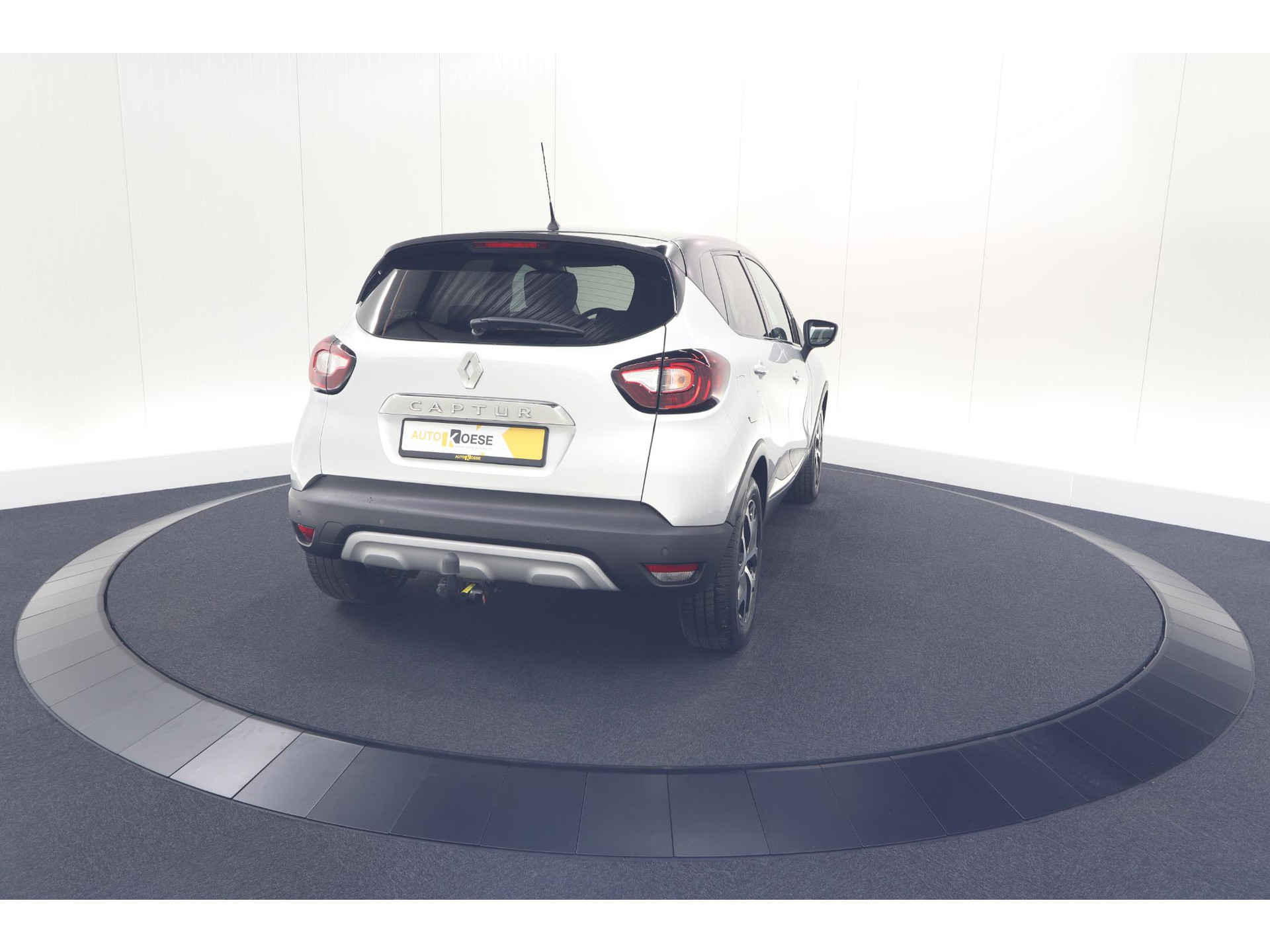 Renault Captur TCe 150 EDC Intens | Trekhaak | Navigatie | Parkeersensoren