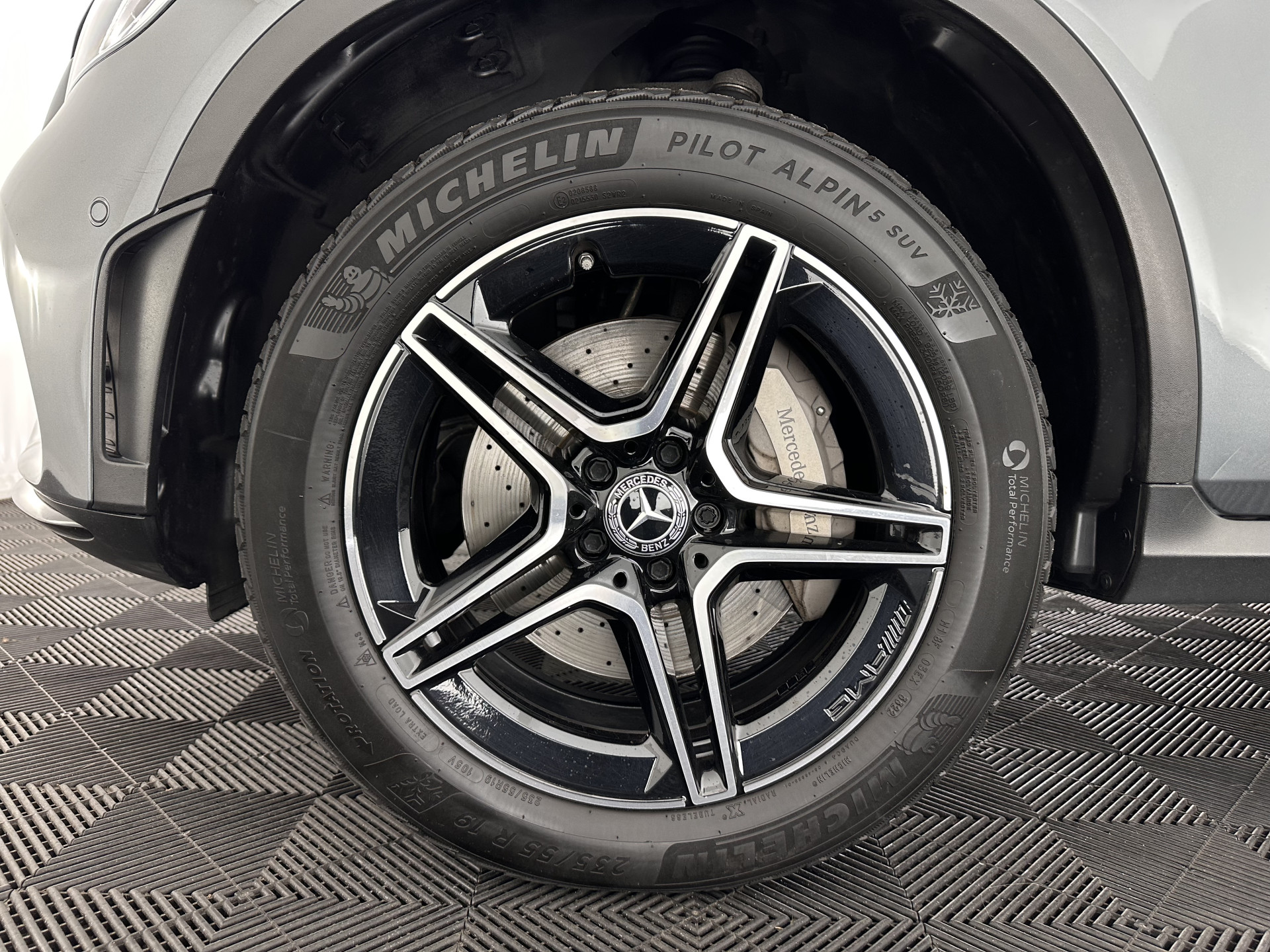 Mercedes-Benz GLC-klasse Coupé 300de 4MATIC Business Solution AMG (Plug-in) (INCL.BTW) *LEATHER-FABRIC | FULL-LED | CAMERA | HEATED-SPORTSEATS | NAVI-FULLMAP | PRIVACYGLASS | SHIFTPADDLES | DAB+ | ECC | PDC | CRUISE | 19''ALU*