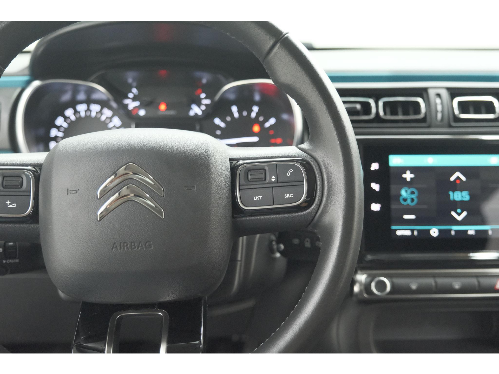 Citroen C3 PureTech 110 EAT6 Shine | Camera | Navigatie | Parkeersensoren | Apple Carplay | 17 Inch Lichtmetalen Velgen