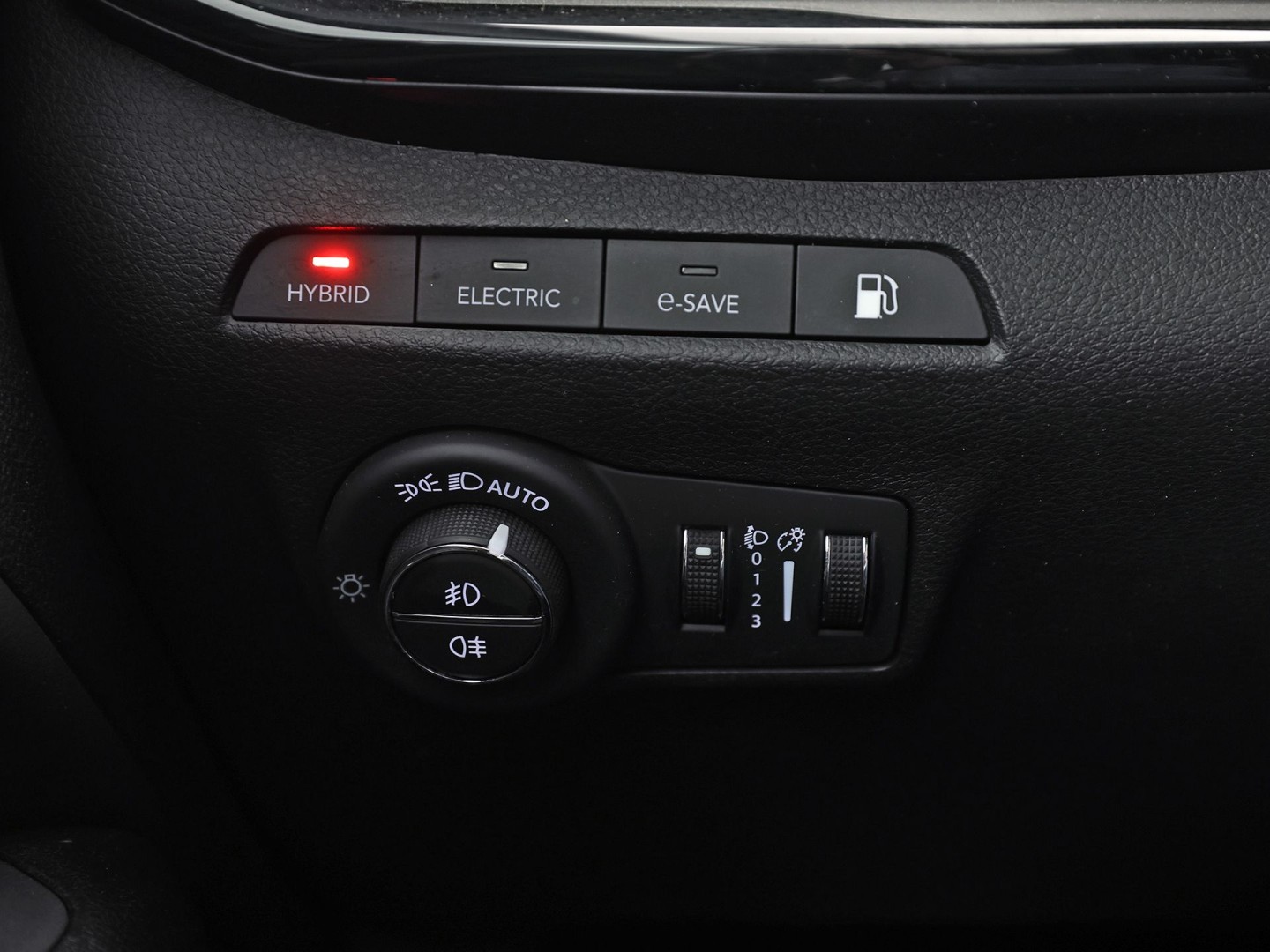 Jeep Compass 4xe 240 Plug-in Hybrid Electric Trailhawk 240Pk Automaat (PANORAMADAK, VIRTUAL COCKPIT, APPLE CARPLAY, GROOT NAVI, CAMERA, SPORTSTOELEN, GETINT GLAS, ADAPTIVE CRUISE, NIEUWSTAAT)