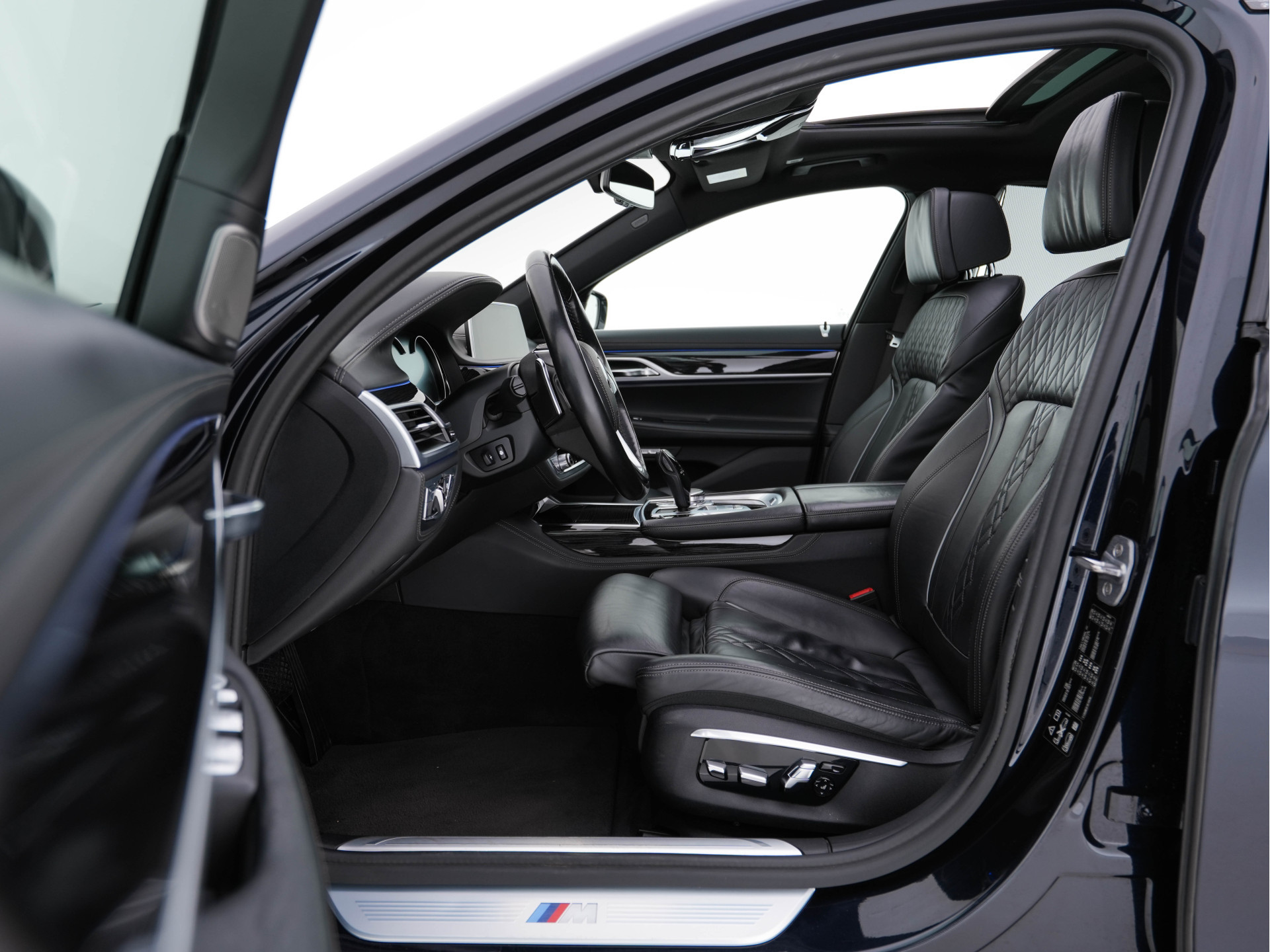BMW 7-serie 750i Long M-Aerodynamic xDrive High Executive Aut. *PANO | DESIGN-LEATHER | LASER-LED | SOFTCLOSE |TOPVIEW | HARMAN/KARDON-SOUND | MEMORY-PACK | NAVI-FULLMAP | KEYLESS | ADAPTIVE-CRUISE | HEAD-UP | MASSAGE/HEATED/COOLED-COMFORT-SEATS | .