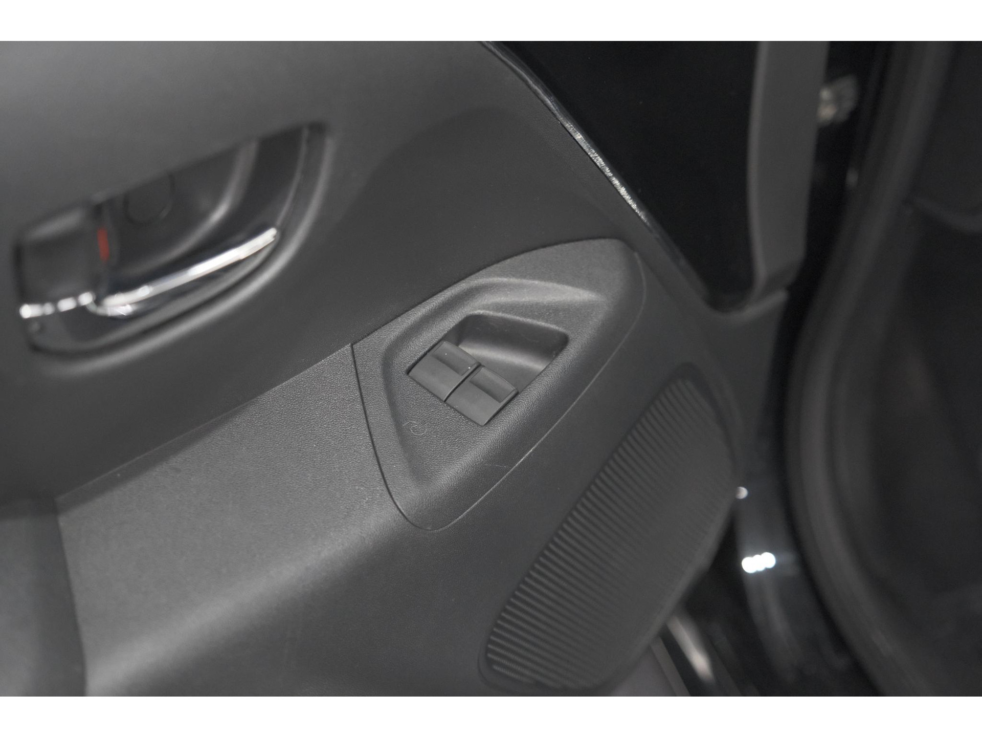 Citroen C1 1.0 VTi Shine | Automaat | Stoelverwarming | Camera | Lederen bekleding