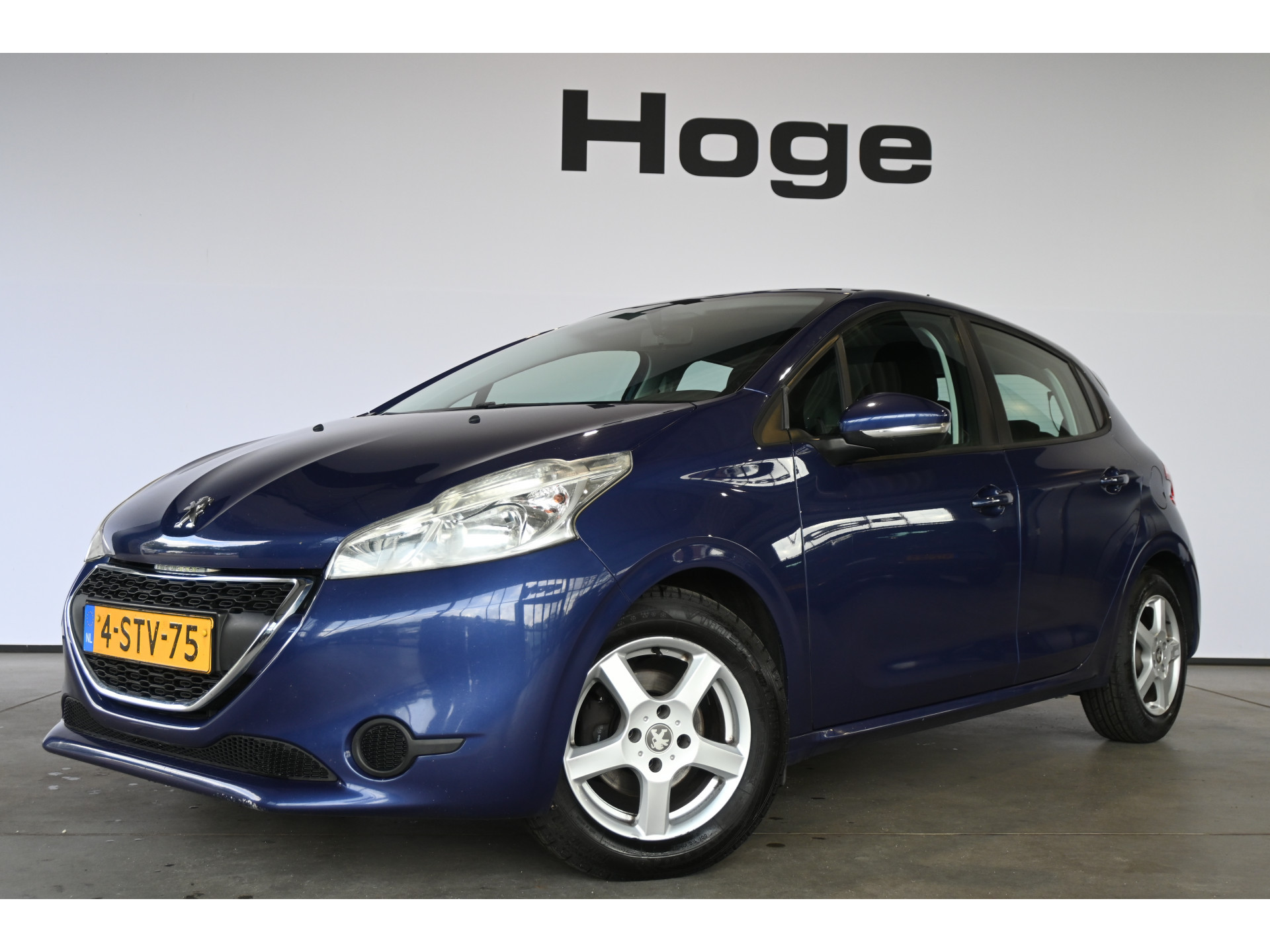 Peugeot 208 1.6 e-HDi Active Clima Cruise control Trekhaak Navigatie Lichtmetaal 100% Onderhouden Inruil Mogelijk!