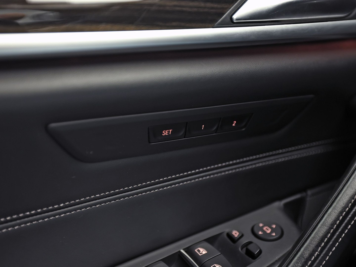 BMW 5-serie 520i M Sport High Executive 184Pk Automaat (GROOT NAVI, M PAKKET, 360 CAMERA, MEMORY SEATS, HARMAN/KARDON, STUUR/STOELVERWARMING, LUXE LEDER, HEAD-UP DISPLAY, GETINT GLAS, NIEUWSTAAT)