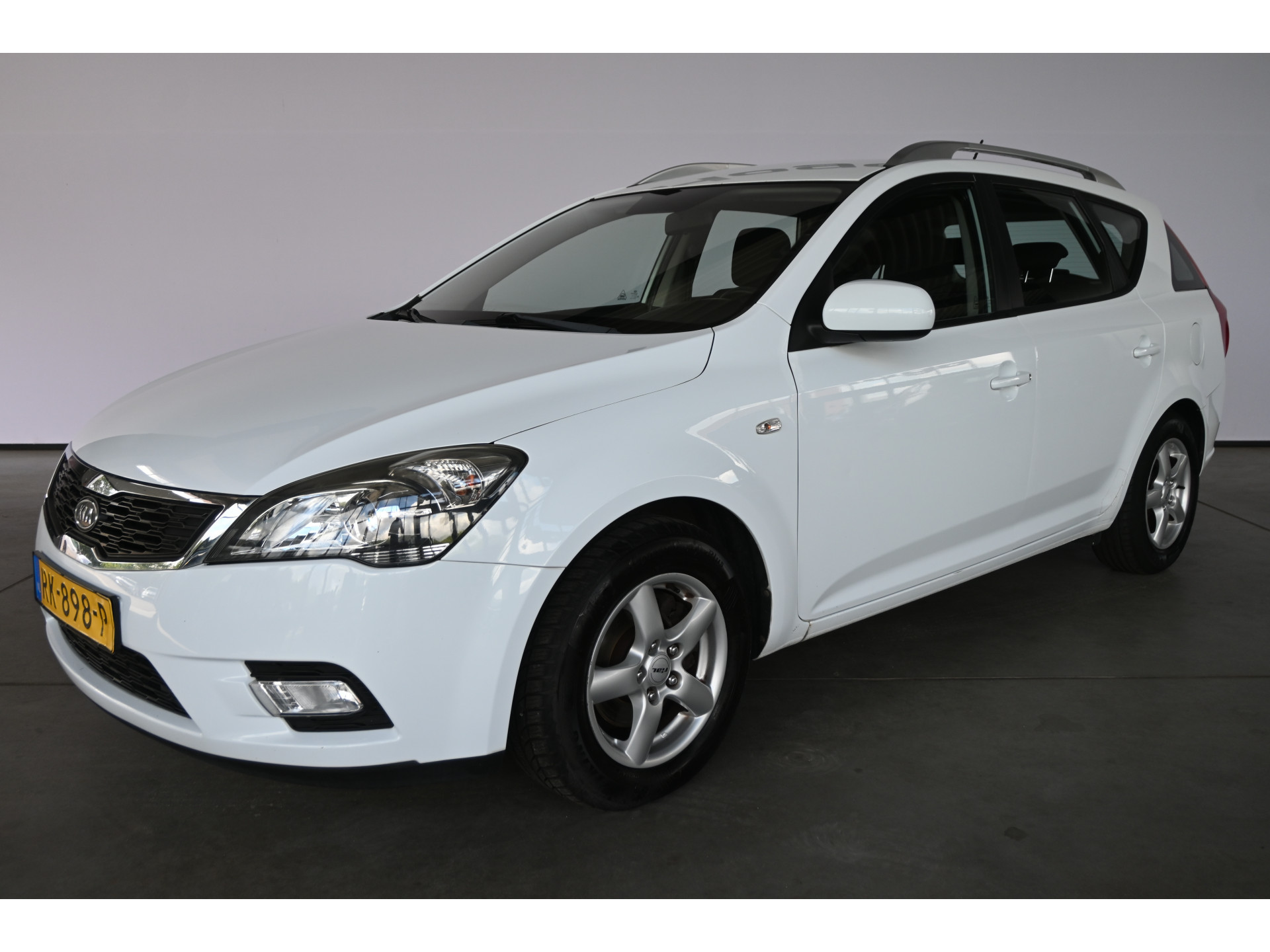 Kia cee'd 1.4 CVVT X-tra Airco Trekhaak Stoelverwarming All in Prijs! Inruil Mogelijk!