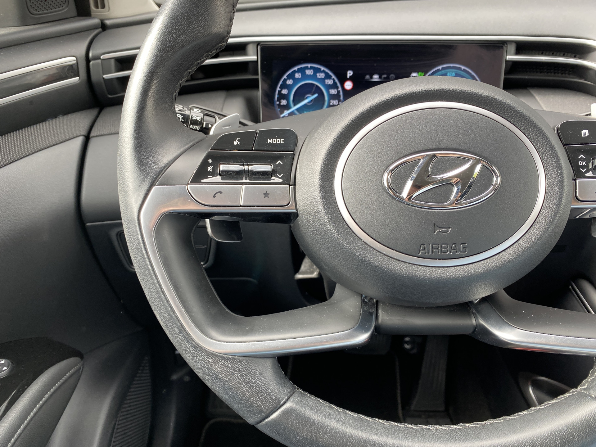 Hyundai Tucson 1.6 T-GDI PHEV 265 pk Comfort Smart 4WD | 1e eigenaar | navigatie | elektr. a. klep | adapt. cruise | camera | BTW auto