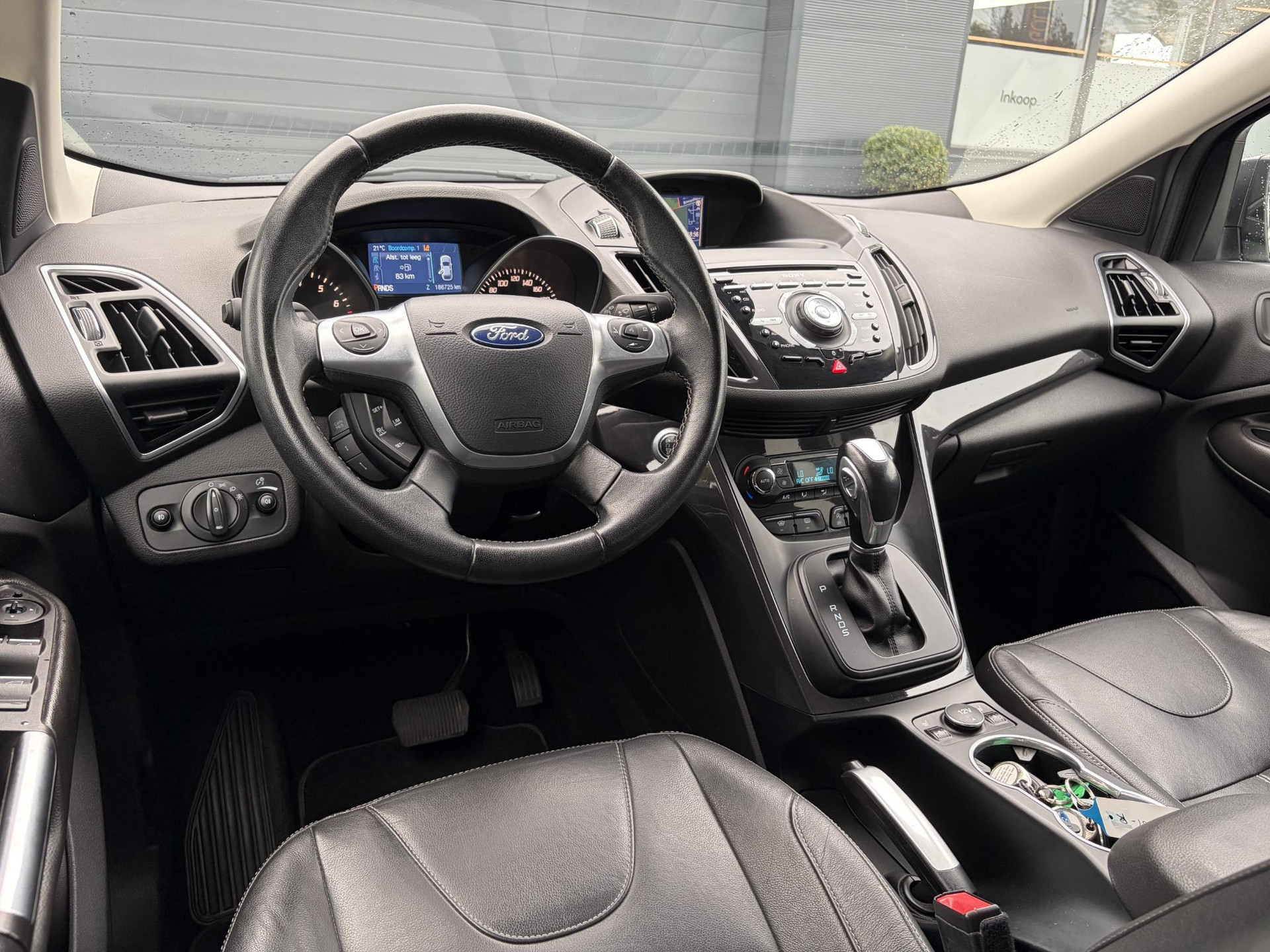 Ford Kuga 1.5 Titanium Plus 4WD ✓2e Eigenaar✓Camera✓183pk✓Trekhaak✓Leder✓Stoelverw✓Navi✓Clima✓Cruise✓Pdc V+A✓Elekt Stoelen✓Dodehoeksensor✓Net beurt gehad✓19''Lm velgen✓N.A.P✓Apk tot 08-2027