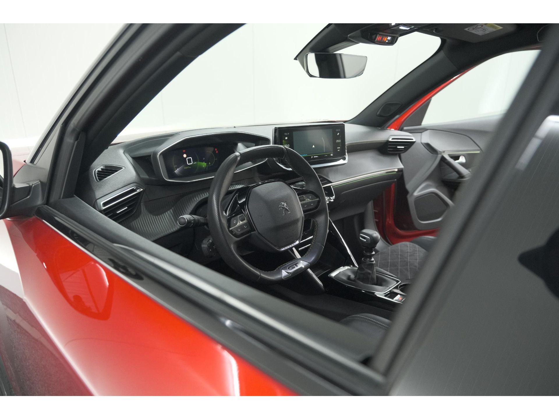 Peugeot 2008 PureTech 130 GT Pack | Panoramadak | Camera | Adaptieve Cruise Control | Stoelverwarming