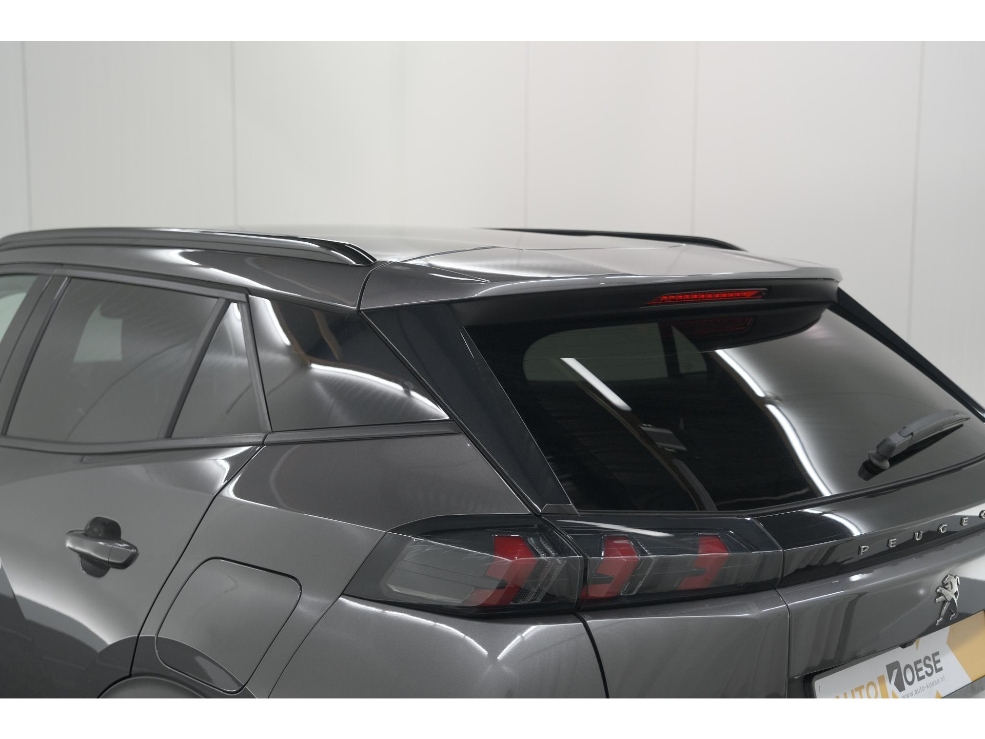 Peugeot 2008 PureTech 130 EAT8 Allure Pack | Stoelverwarming | Adaptieve Cruise Control | Camera