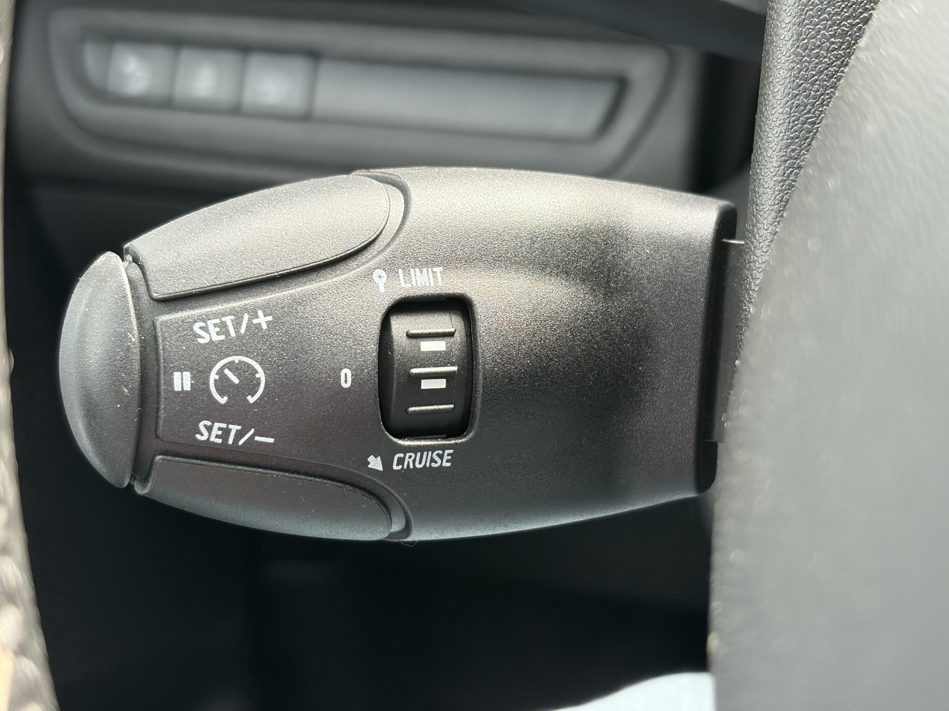Peugeot 208 1.2 PureTech Allure D-riem vv in 2022,2e Eigenaar,110pk,Dealer Onderhouden,Pano,Carplay,Camera,Clima,Cruise,5 Deurs,Halfleder,Pdc,N.A.P,Lm velgen,Apk tot 05-2027