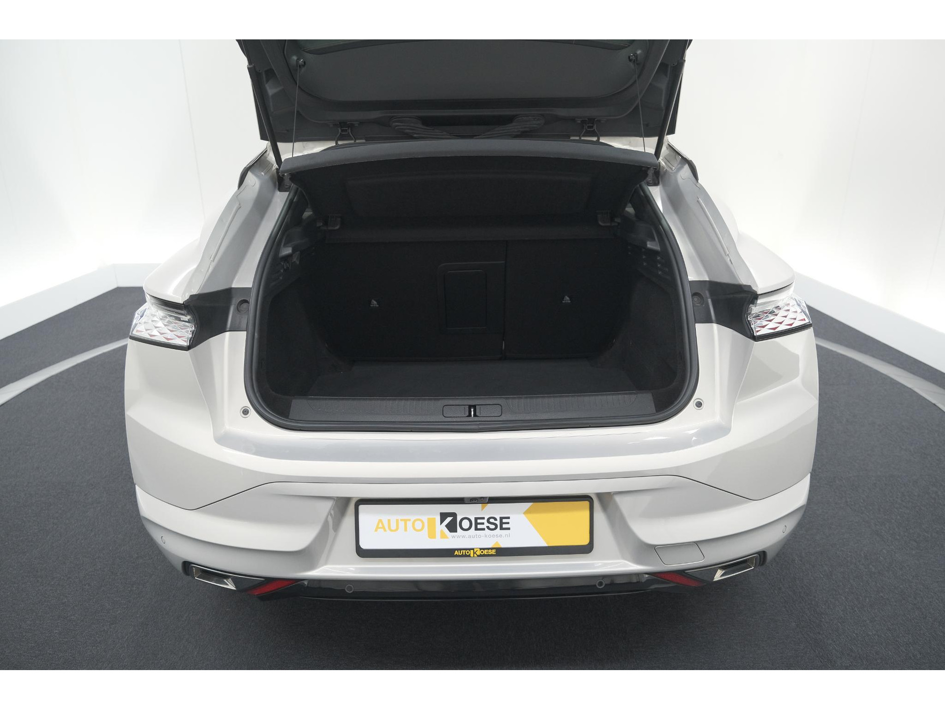 DS 4 PureTech 130 EAT8 Performance Line | Camera | Apple Carplay | Alcantara® bekleding | Parkeersensensoren