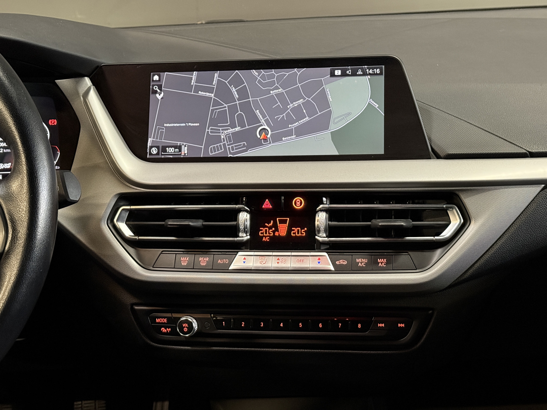 BMW 1-serie 116i Business Edition | Zwarte grill | Apple Carplay | DAB+ | PDC V+A
