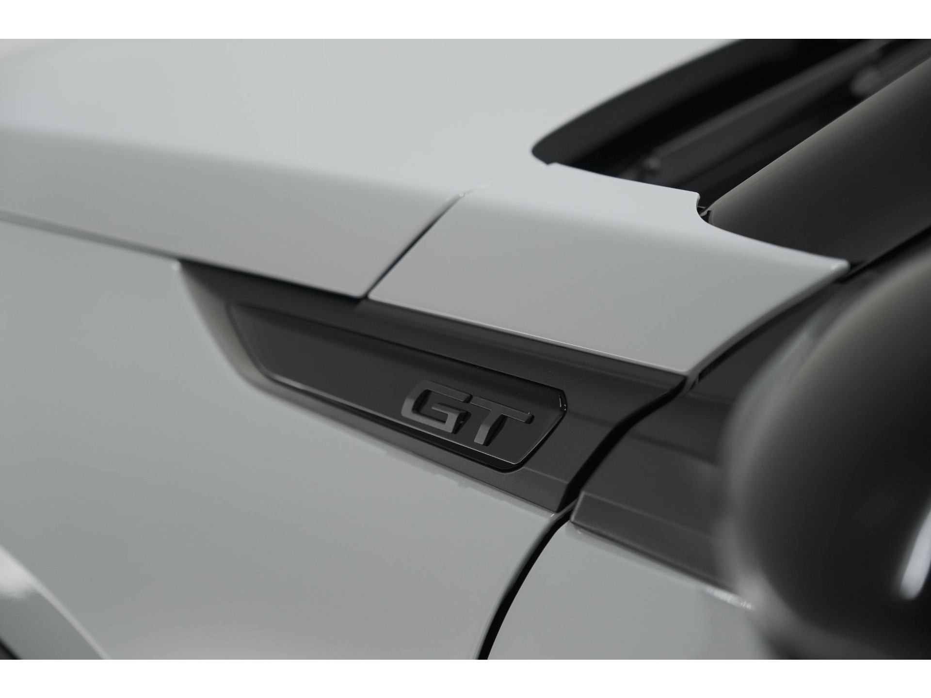 Peugeot 2008 PureTech 130 EAT8 GT | 360 Camera | Stoelmassage | Adaptieve Cruise Control | Dodehoekdetectie