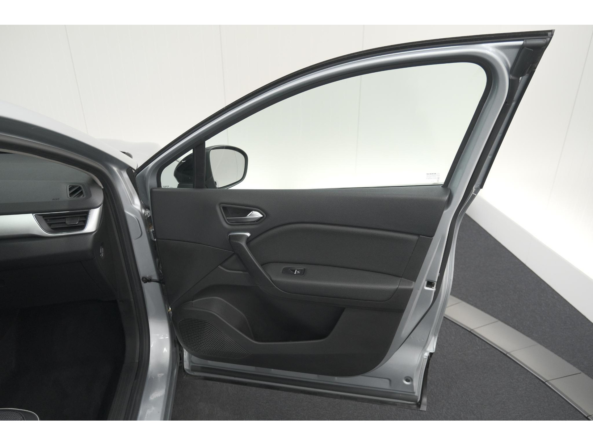 Renault Captur 1.6 E-Tech full hybrid 145 techno | Camera | Parkeersensoren | Climate control | Keyless