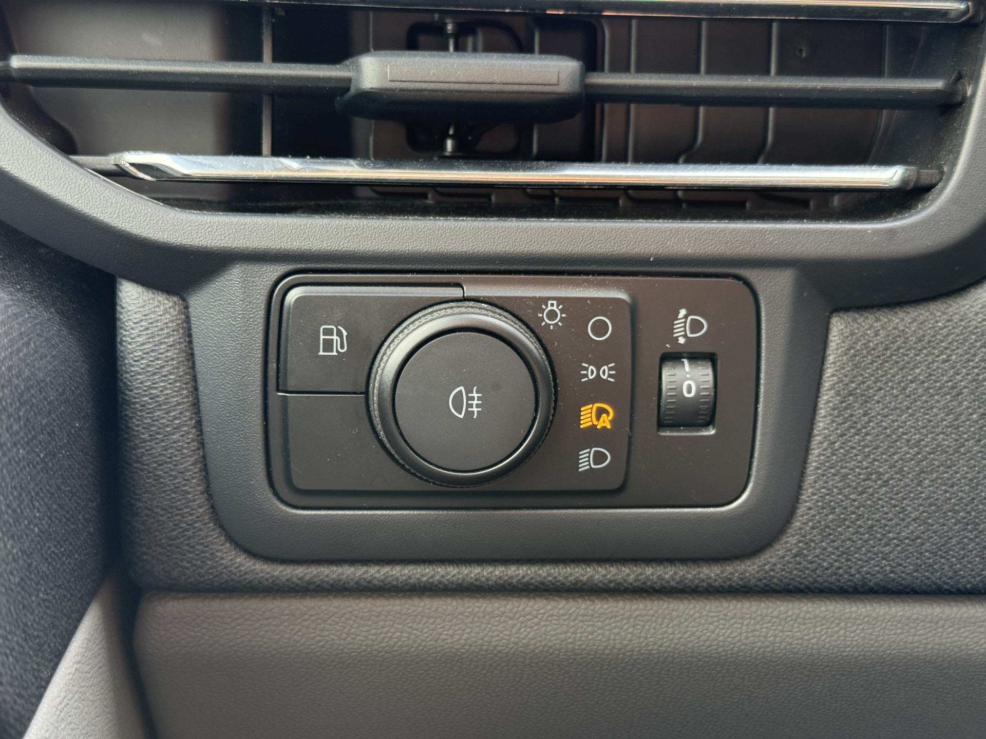 Ford Tourneo Custom 233PK PHEV Prijs Incl. BPM Excl. BTW Automaat 8-Personen Automaat LED B&O Audio Lichtmetalen Velgen PDC Carplay Camera Parkeersensoren Cruise Control