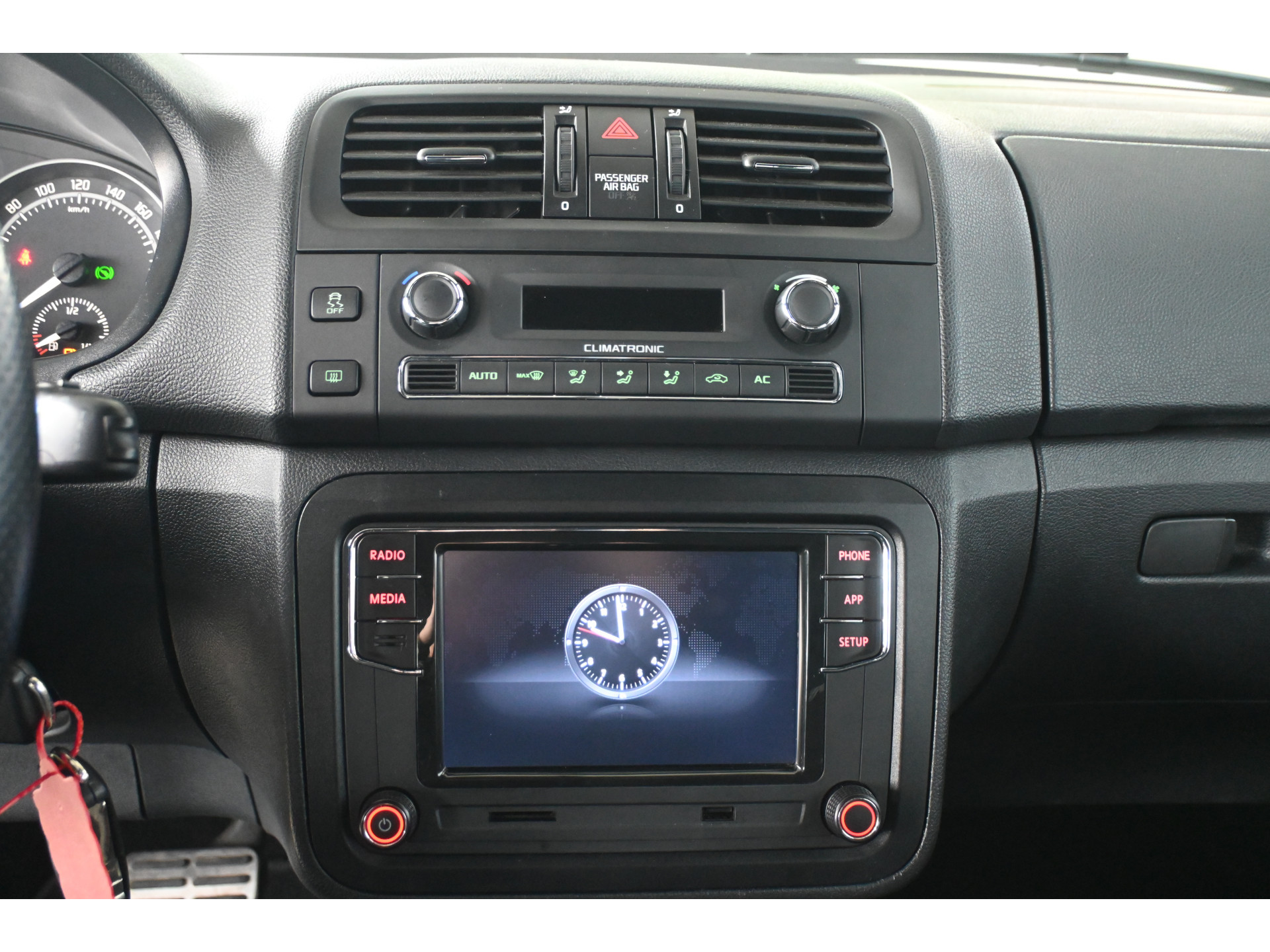 ŠKODA Fabia 1.4 TSI RS 180PK! Automaat Clima Carplay Cruise Control Stoelverwarming Inruil Mogelijk!