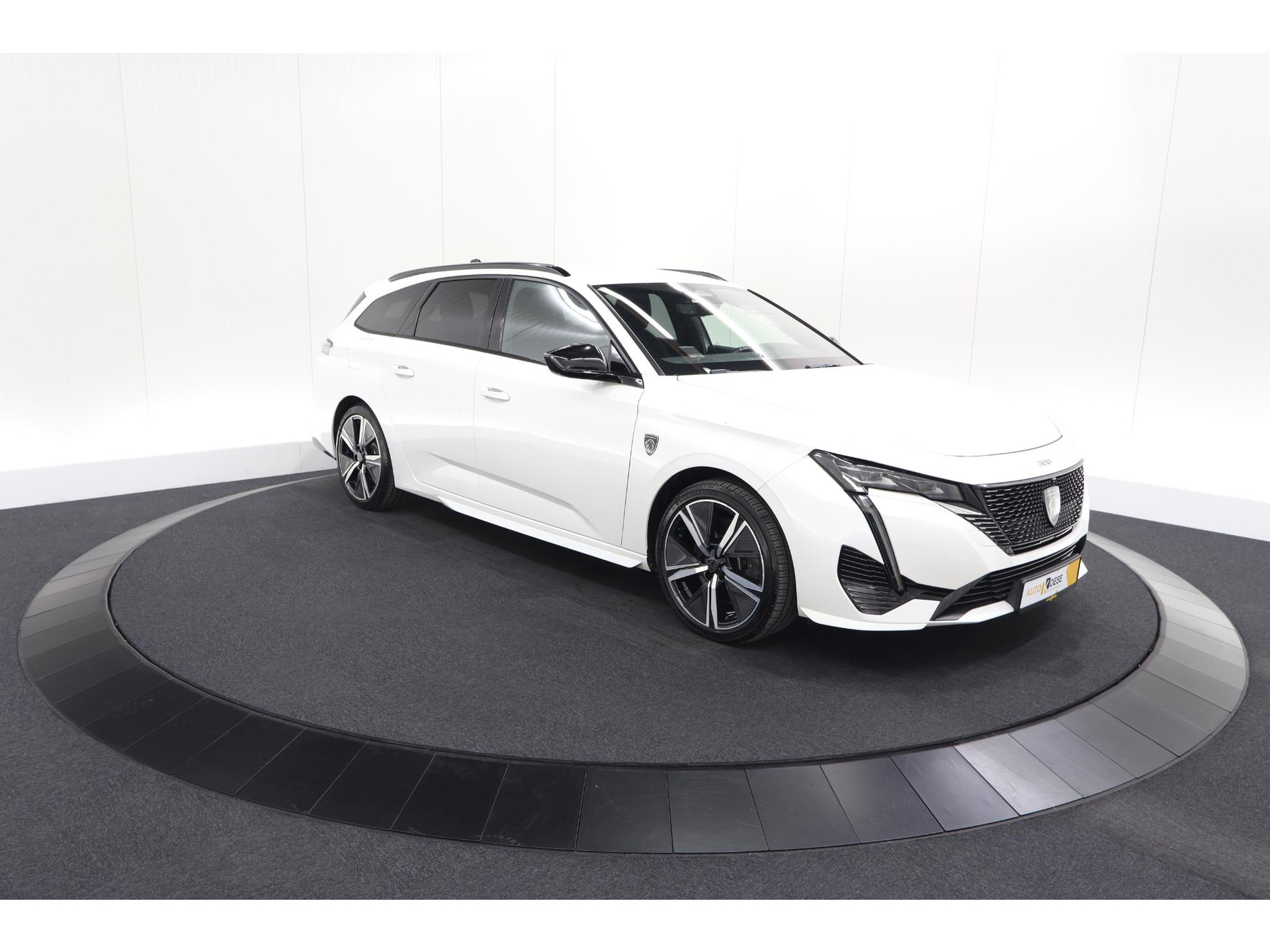 Peugeot 308 SW 1.6 HYbrid 180 GT Pack Business | Trekhaak | 360 Camera | Adaptieve Cruise Control | Elektronische Kofferklep