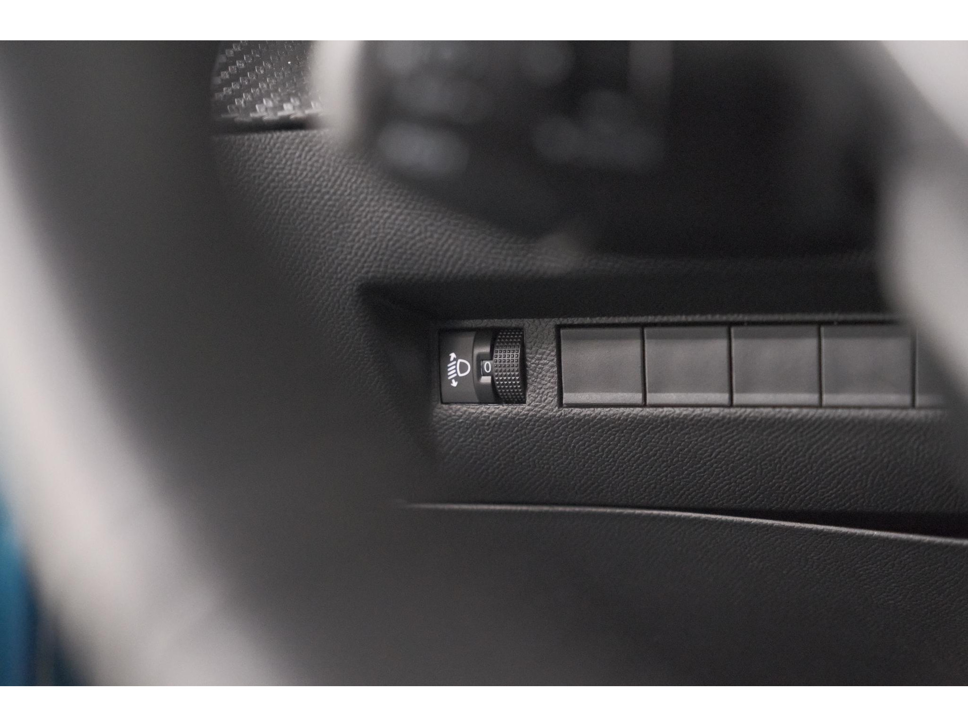 Peugeot e-2008 EV Allure Avantage 54 kWh | 11 KW Laadfunctie | Parkeersensoren | Apple Carplay