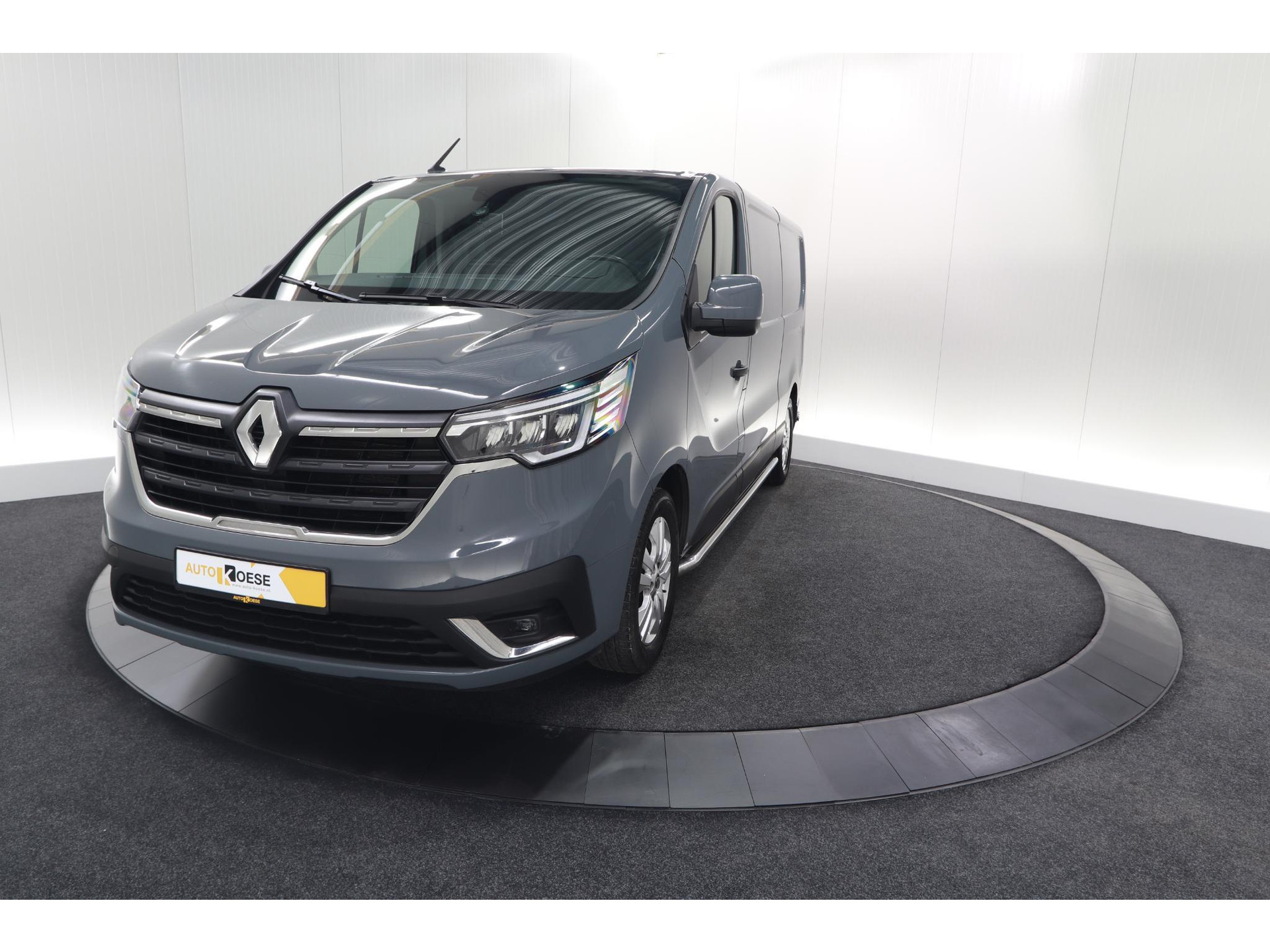 Renault Trafic 2.0 dCi 110 T30 L2H1 Work Edition | Trekhaak | Camera | Navigatie | Sidebars | Betimmering Laadruimte