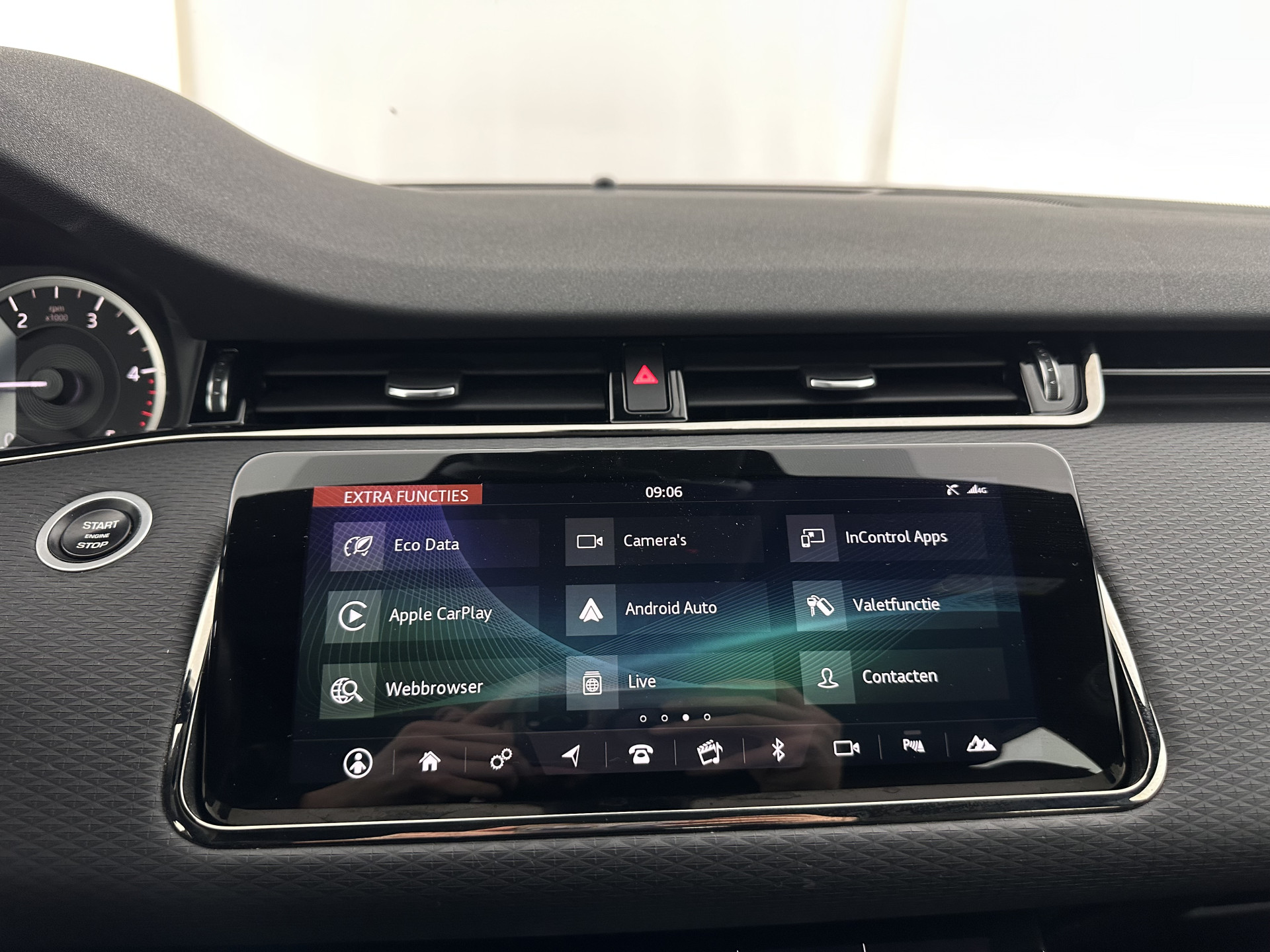 Land Rover Range Rover Evoque 2.0 D180 AWD SE (INCL-BTW) Aut. *LEATHER | FULL-LED | HEATED-COMFORTSEATS | NAVI-FULLMAP | SHIFTPADDLES | CAMERA | ECC | CARPLAY | PDC | CRUISE | 18''ALU*