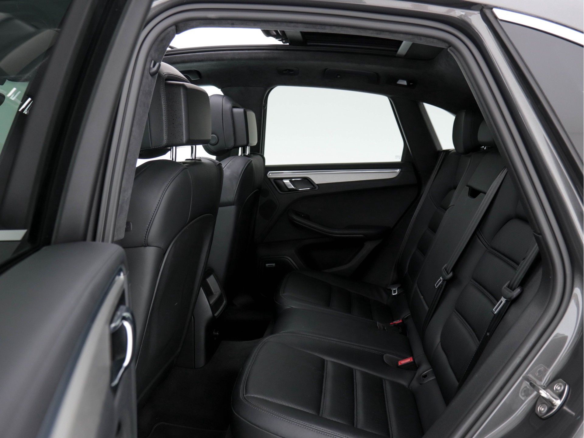 Porsche Macan 3.6 Turbo Aut. *PANO | XENON | FULL-LEATHER  | BOSE-SOUND | NL-AUTO | NAVI-PROF | XENON | COMFORT-SEATS | CAMERA | ECC | PDC | ALCANTARA | MODEL-2015*