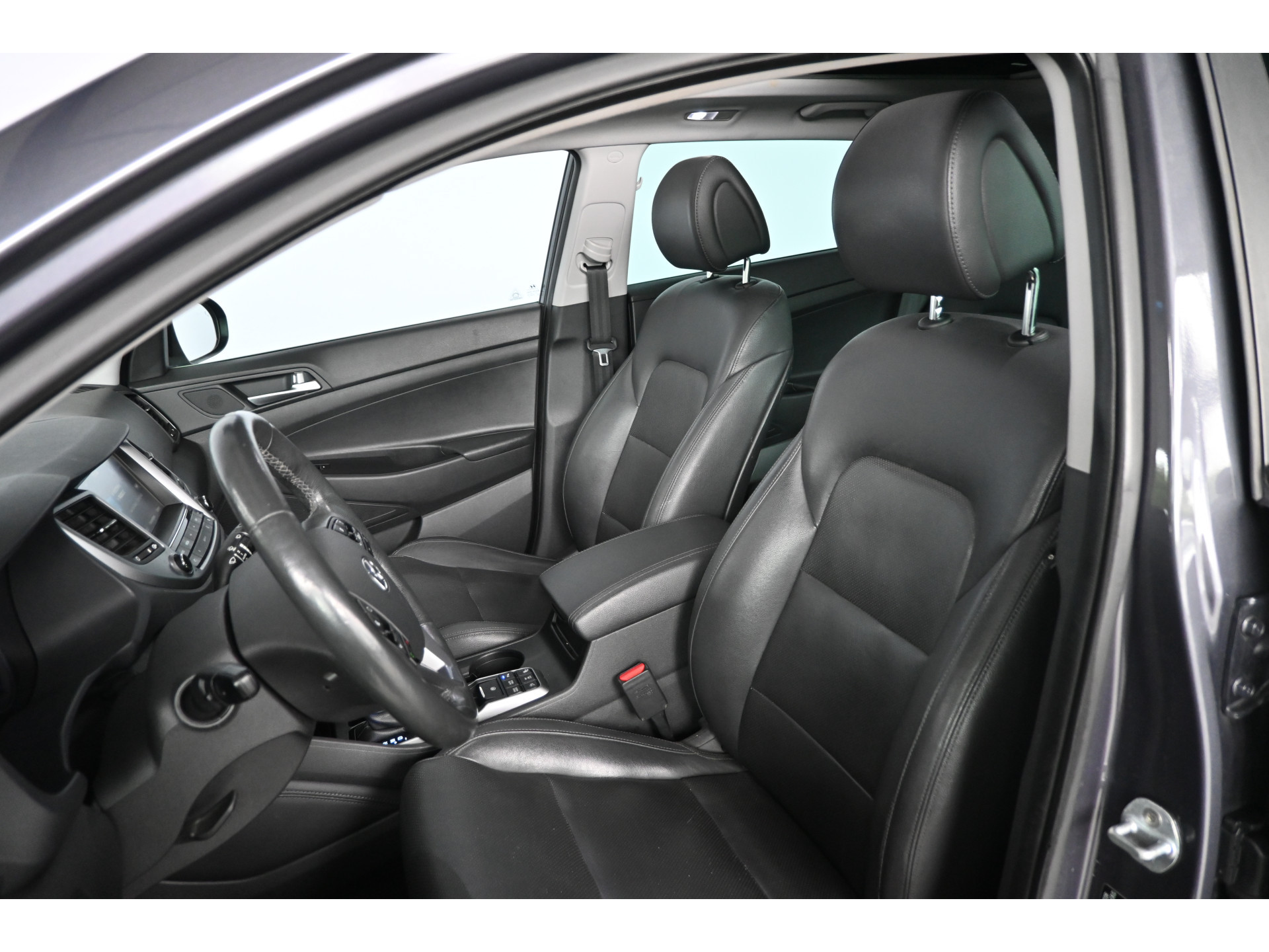 Hyundai Tucson 1.6 T-GDi Comfort 4WD Automaat Cruise Clima Trekhaak Panoramadak Stoelverwarming Goed Onderhouden! Inruil Mogelijk!