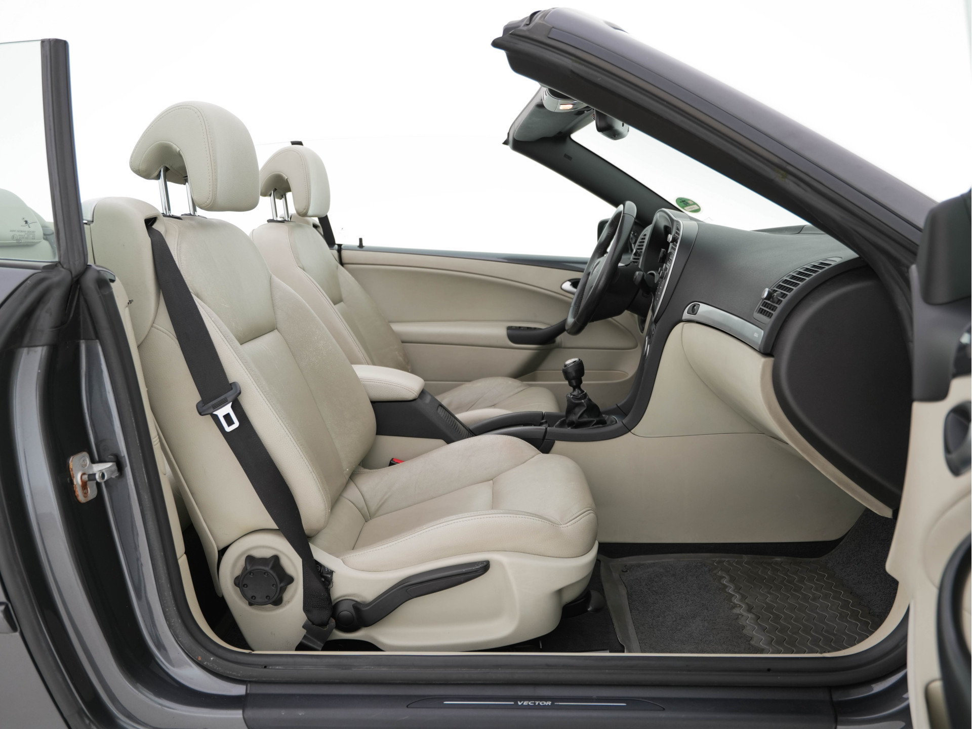 Saab 9-3 Cabrio 1.9 TiD Vector *NAVI-FULLMAP | NAPPA-LEATHER | ECC | PDC | CRUISE | HEATED-COMFORTSEATS | TOWBAR | 17''ALU*