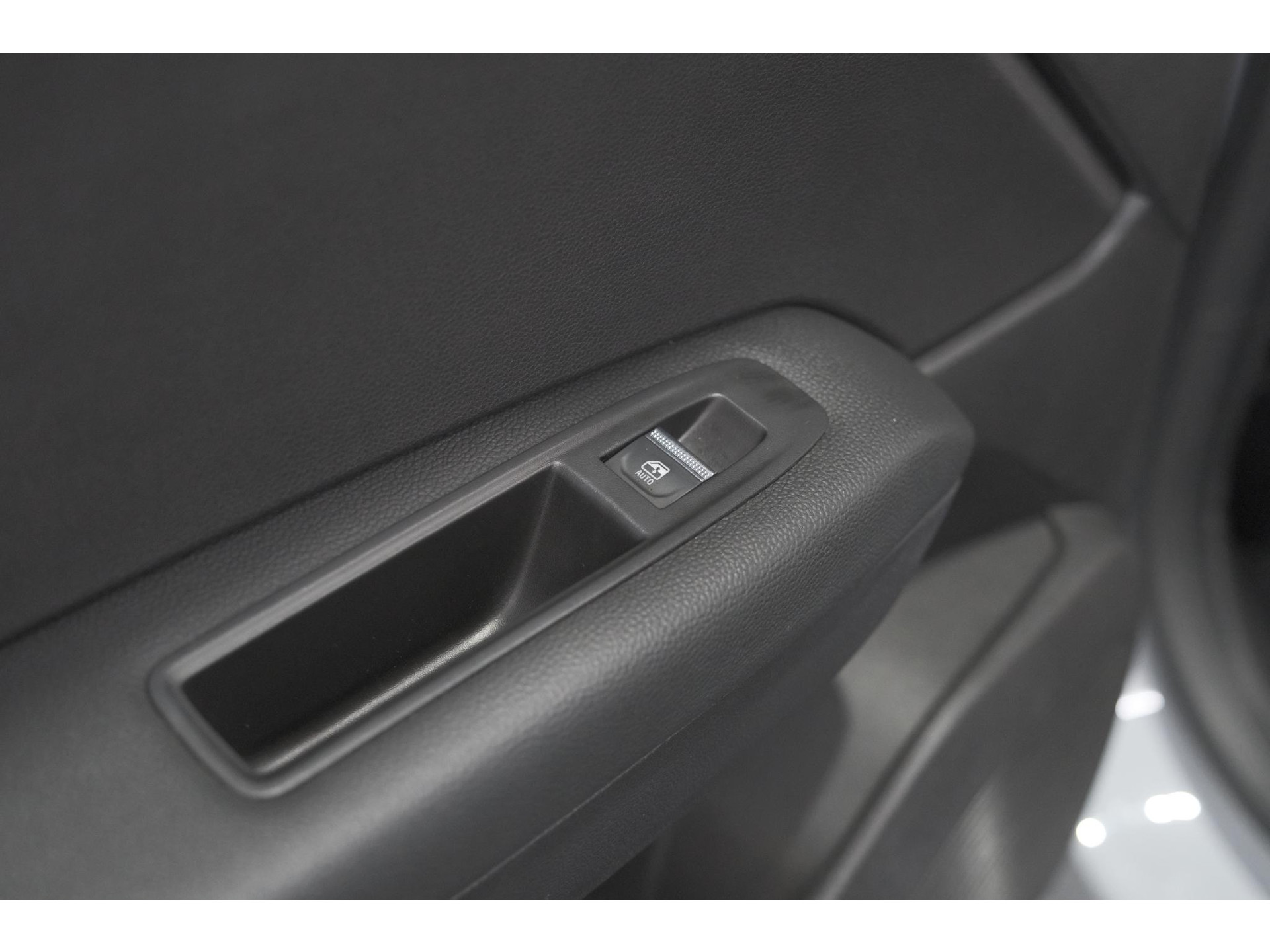 Renault Captur 1.6 E-Tech Full Hybrid 145 Techno | Camera | Navigatie | Apple Carplay | Parkeersensoren