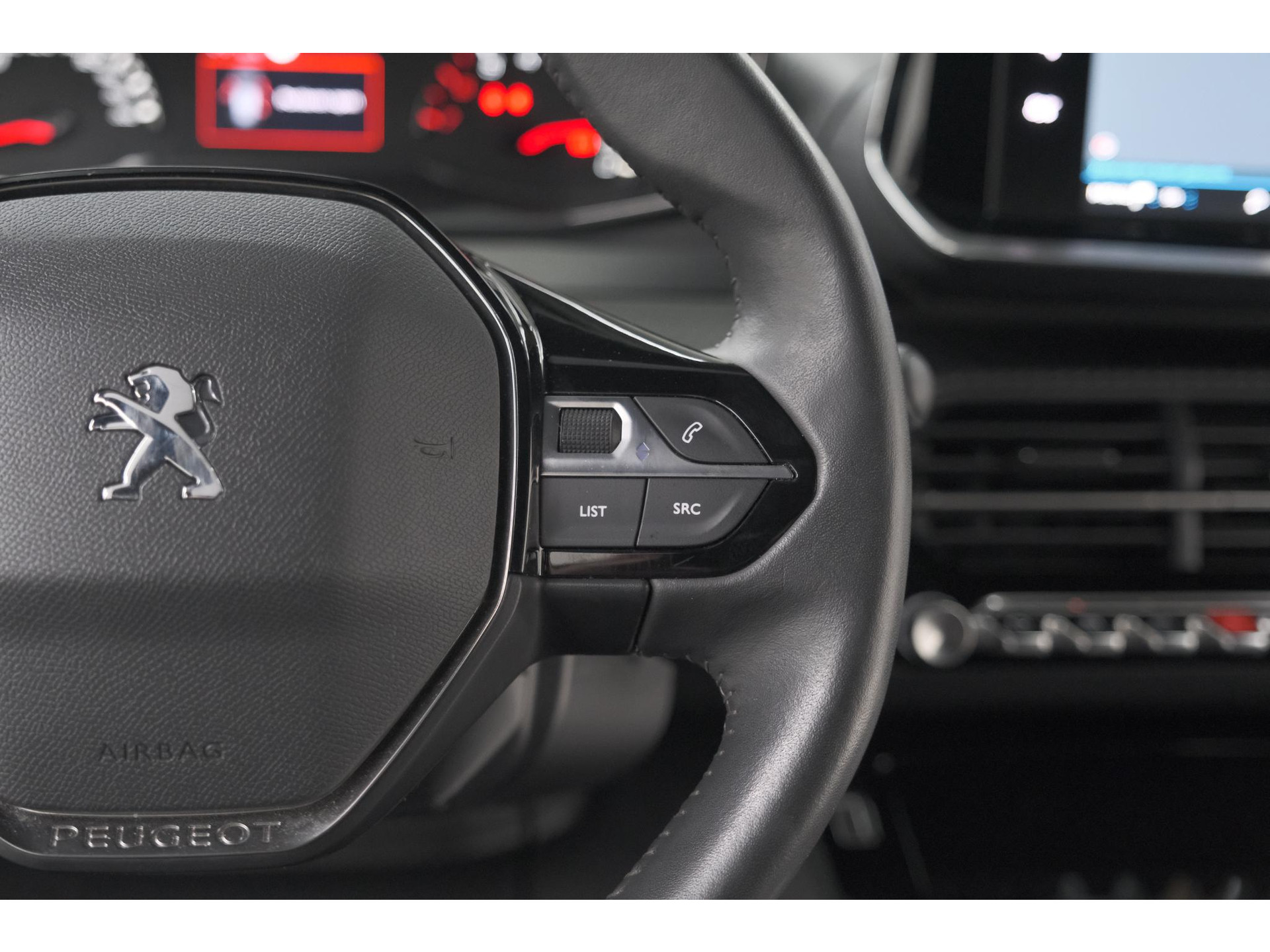 Peugeot 2008 PureTech Allure Pack | Navigatie | Parkeersensoren | Apple Carplay
