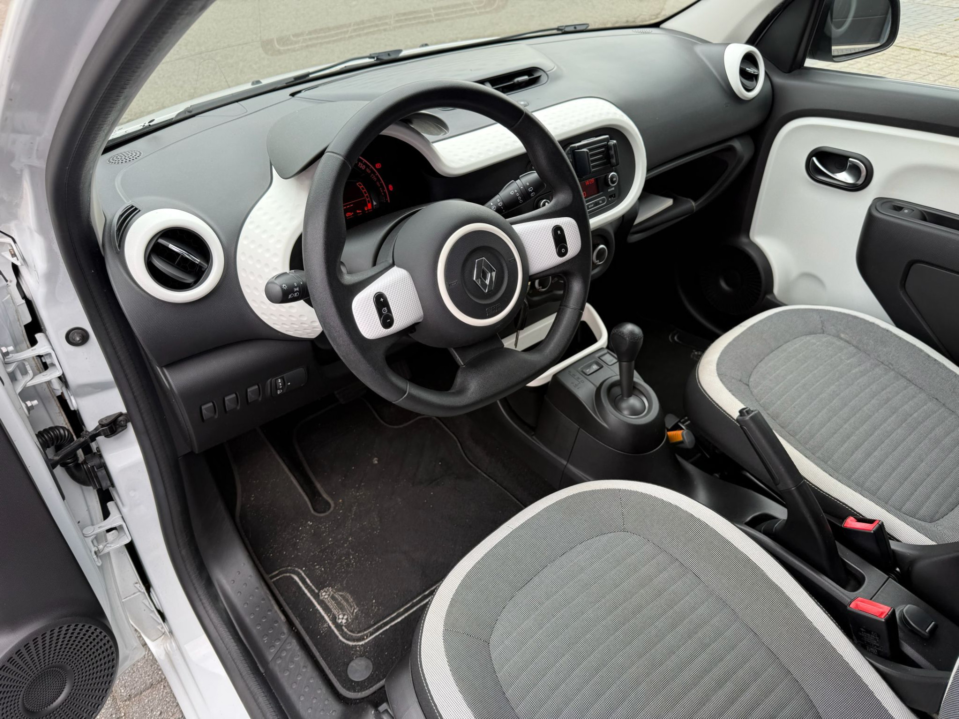 Renault Twingo 1.0 SCe Collection | 1E EIGENAAR | 3/6/12MND GARANTIE | AUTOMAAT | ELECRAMEN | BLUETOOTH | AIRCO