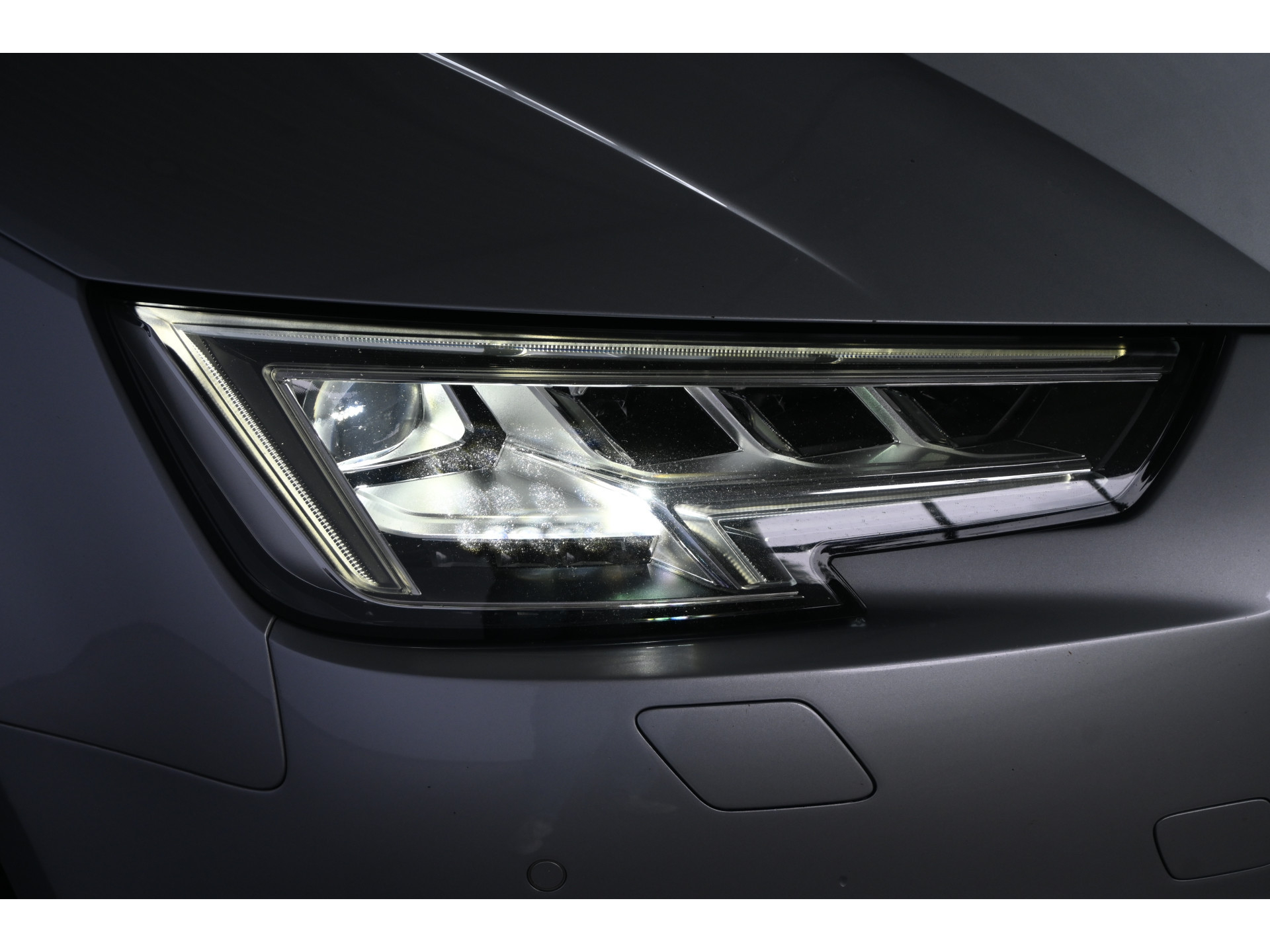 Audi A4 Avant 2.0 TFSI quattro S-Line Automaat Navigatie Panoramadak Adaptief Matrix LED Goed Onderhouden! Inruil Mogelijk!